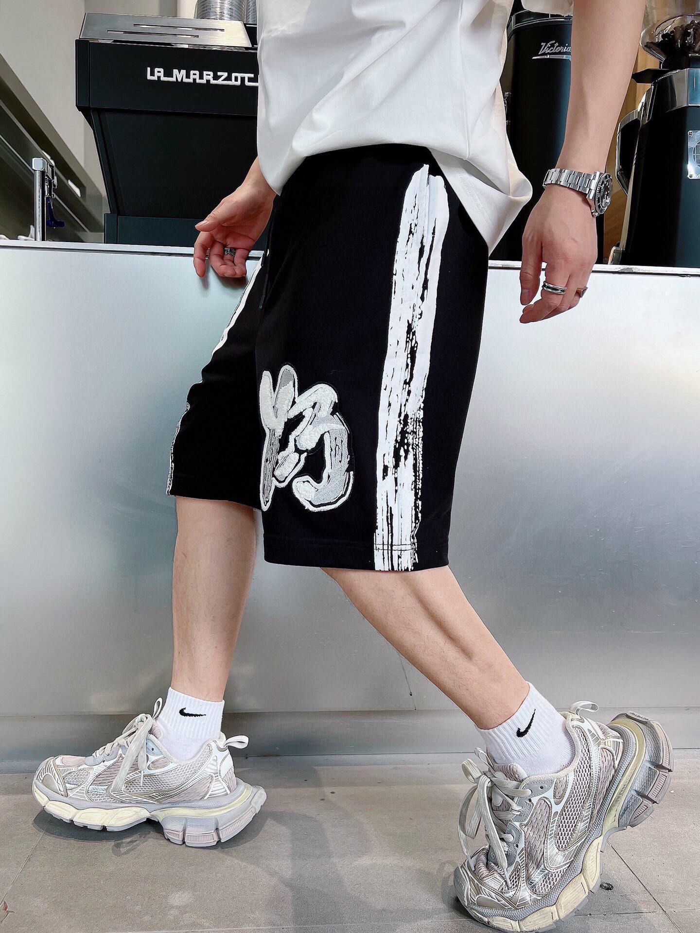 Louis Vuitton Haute Couture Haute Couture Ready-to-Wear Clothing Dress 2