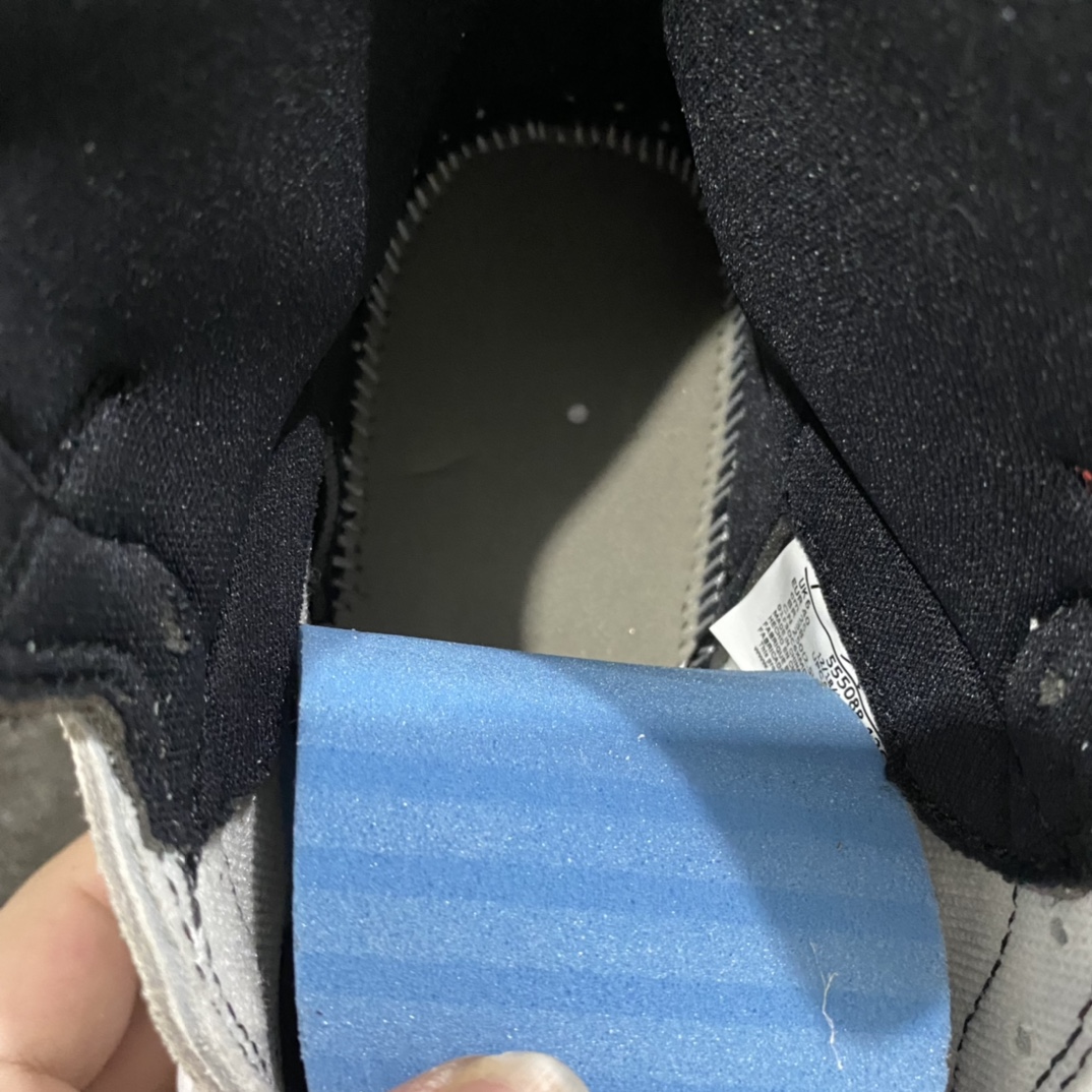 图片[6]-【JS纯原】Air Jordan 1 Retro High Smoke Greyn AJ1小烟灰高帮555088-126n原鞋原楦头纸板开发n鞋型后跟收腰弧度完美 原厂Prime Asia皮料打造正确鞋垫背胶 飞翼3D高频深度立体原厂配件 钢印齐全 高价零售首选版本 尺码：40-48-莆田鞋批发中心