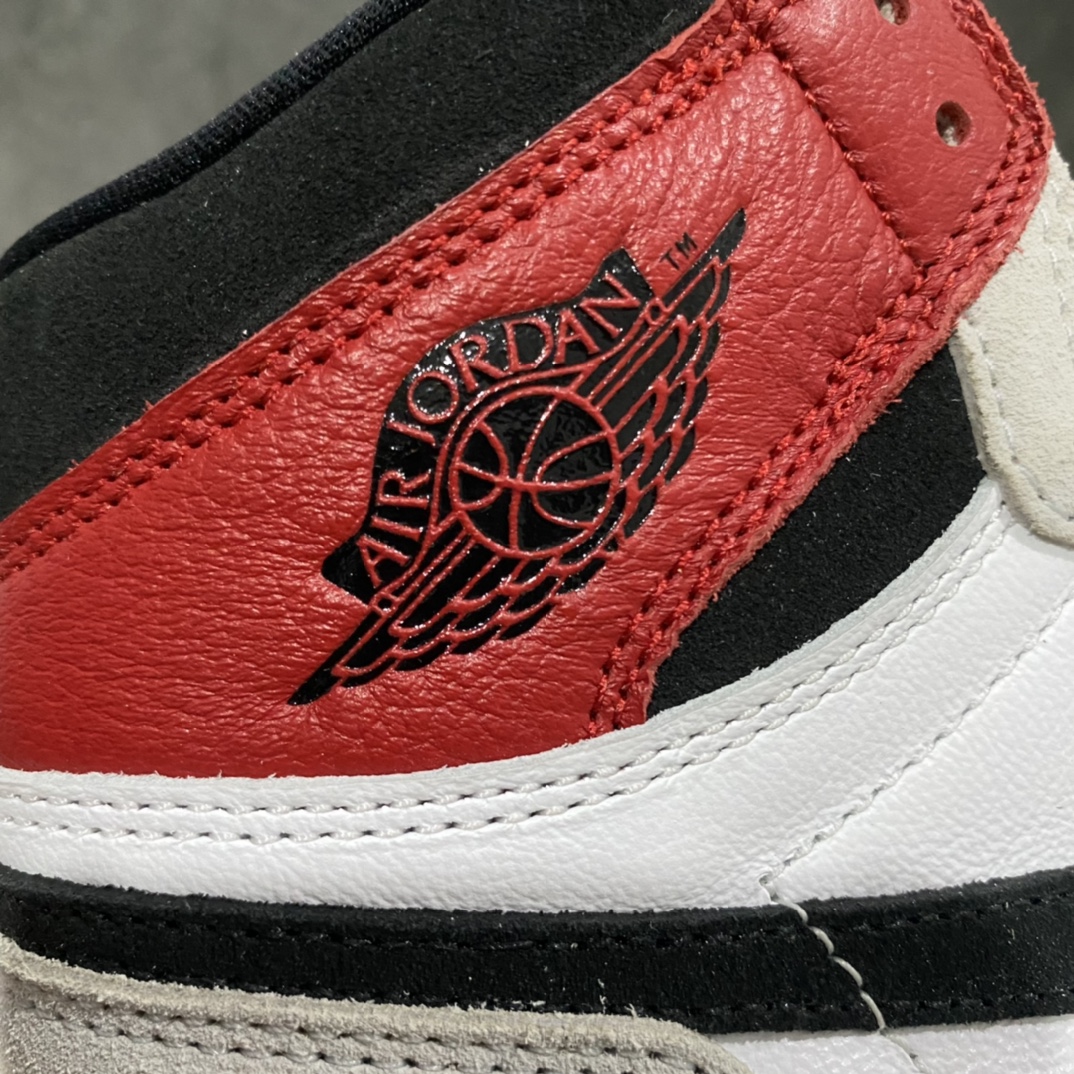 图片[2]-【JS纯原】Air Jordan 1 Retro High Smoke Greyn AJ1小烟灰高帮555088-126n原鞋原楦头纸板开发n鞋型后跟收腰弧度完美 原厂Prime Asia皮料打造正确鞋垫背胶 飞翼3D高频深度立体原厂配件 钢印齐全 高价零售首选版本 尺码：40-48-莆田鞋批发中心