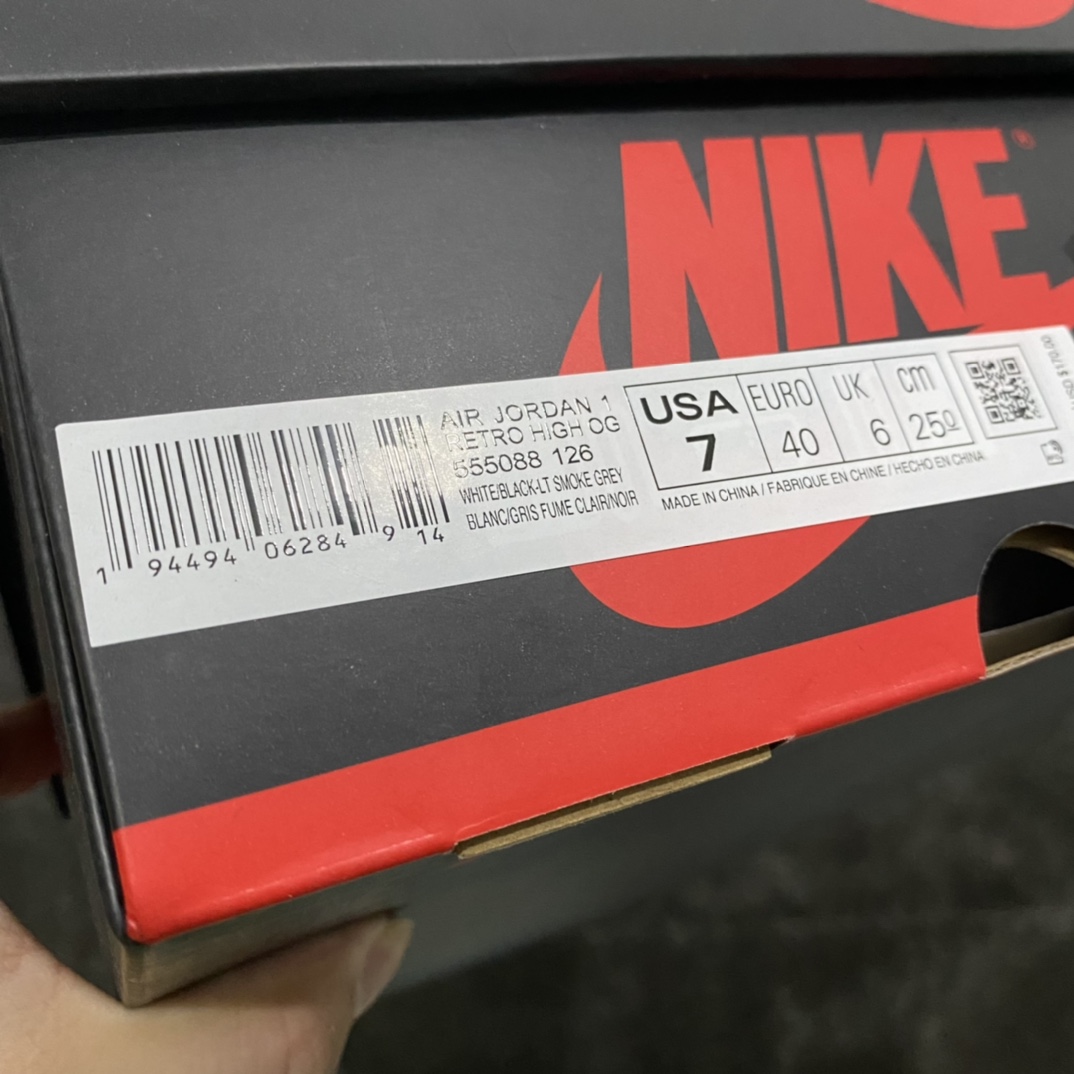 图片[9]-【JS纯原】Air Jordan 1 Retro High Smoke Greyn AJ1小烟灰高帮555088-126n原鞋原楦头纸板开发n鞋型后跟收腰弧度完美 原厂Prime Asia皮料打造正确鞋垫背胶 飞翼3D高频深度立体原厂配件 钢印齐全 高价零售首选版本 尺码：40-48-莆田鞋批发中心