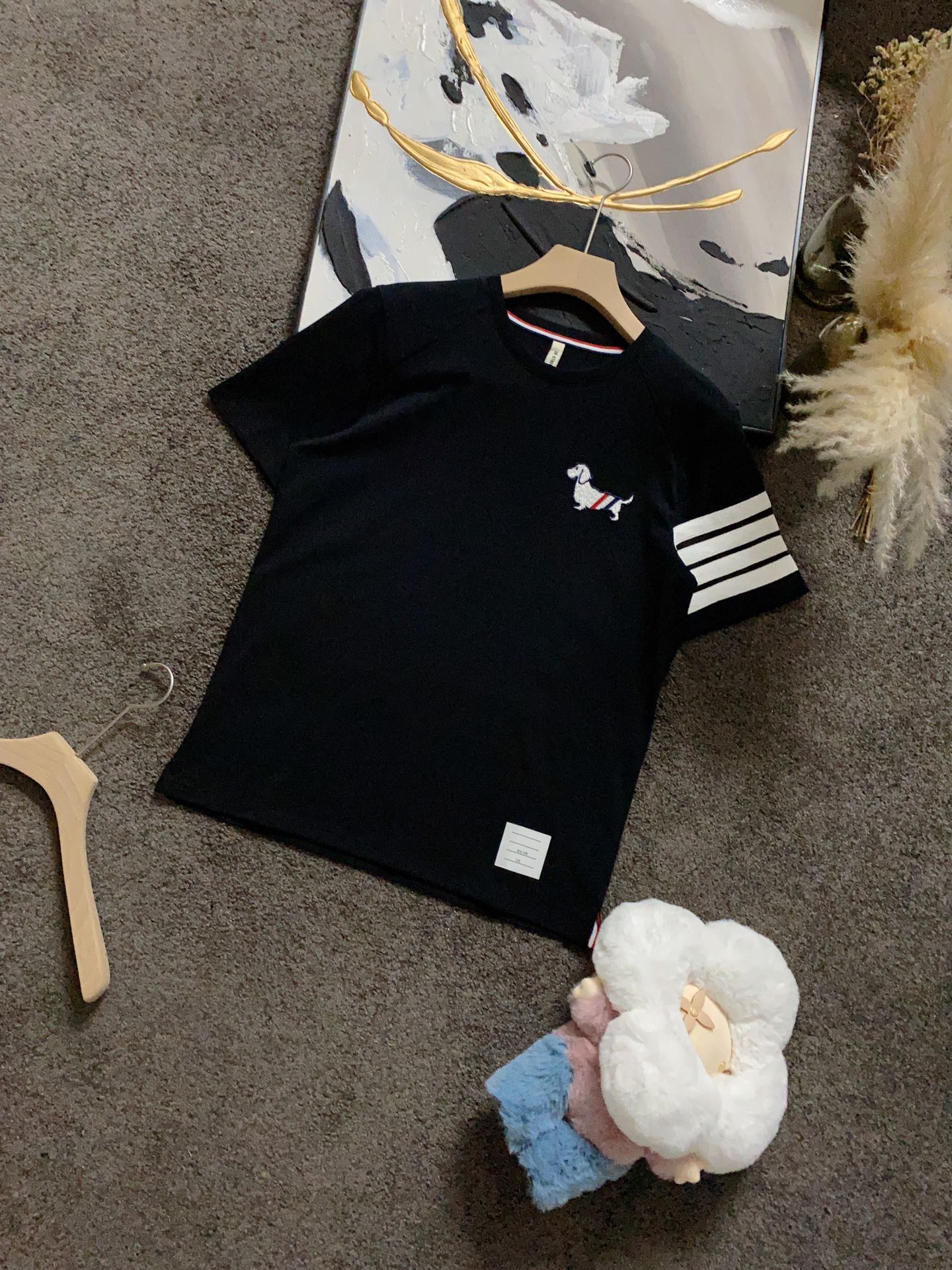 NO:463121,Exclusive hot TB animal dog series Exclusive custom expensive cabinet grade 32 double yarn long velvet cotton t-shirt fabric, refreshing and sweat-absorbing, summer fashion essential heavy craftsmanship top imported water-soluble embroidered cute puppy, exquisite colors, vivid and exquisite custom woven contrasting four-bar fabric classic decoration and red, white and blue three-color webbing perfectly blend black, M-3XL,,alexander wang19860909独家爆款火爆TB 动物狗狗系列 独家定制贵柜级32支双纱长绒棉体恤面料,清爽吸汗,夏日时尚必备重工艺顶级进口水溶绣花可爱小狗狗,精美色彩,生动精致定制编织撞色四道杠织物经典装饰与红白蓝三色织带完美融合 黑色,Ｍ-3XL,,alexander wang,Men's clothing