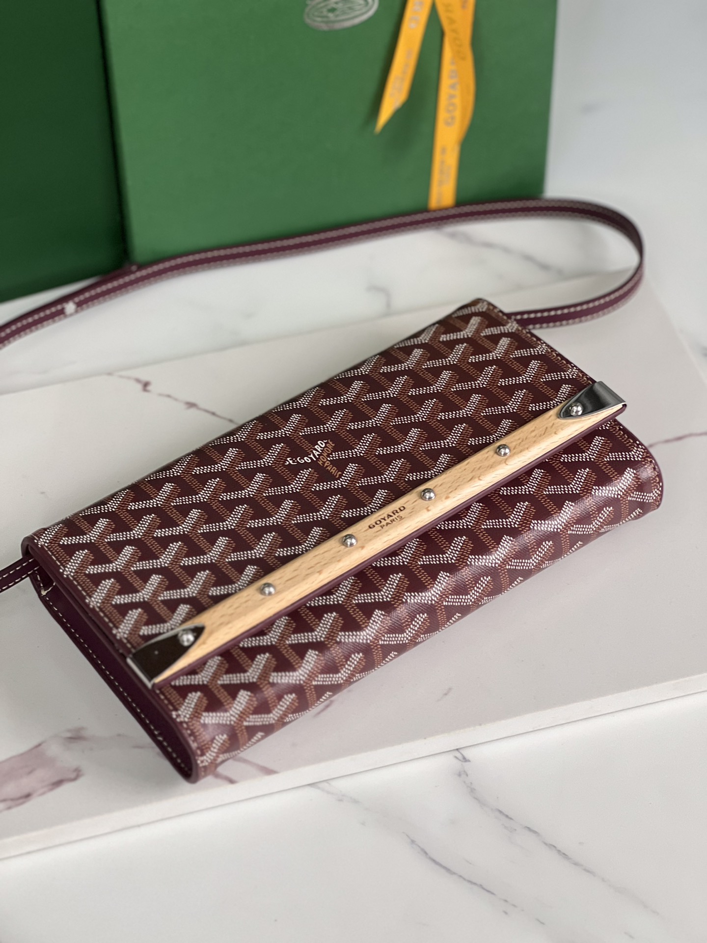 Goyard Monte Carlo Clutch: Elegant Handbag with Adjustable Shoulder Strap 6 i1688949507 9926 5
