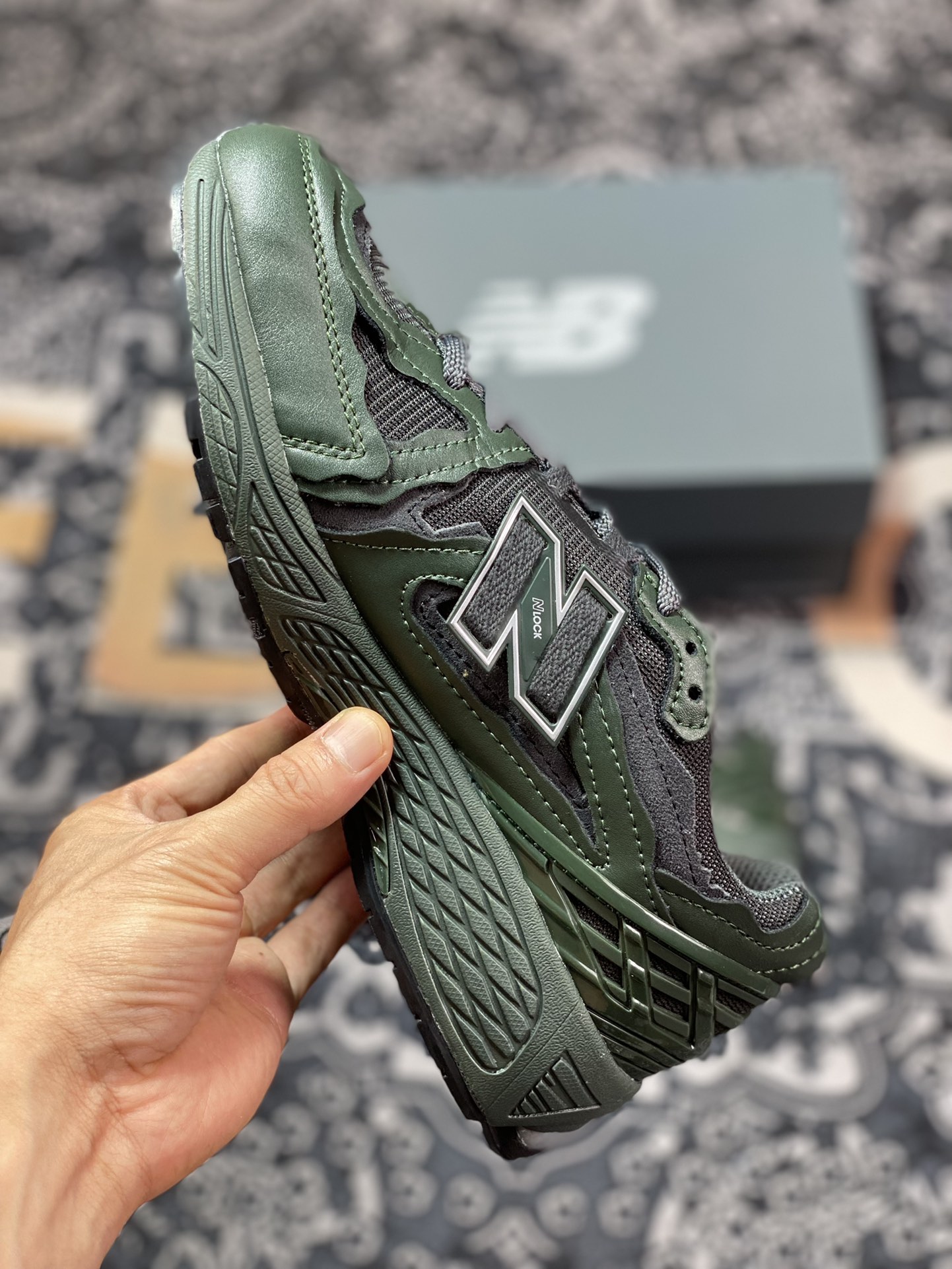 260 新百伦New Balance M1906D”Protection Pack“系列低帮慢跑鞋“解构皮革墨绿碳灰”M1906DE