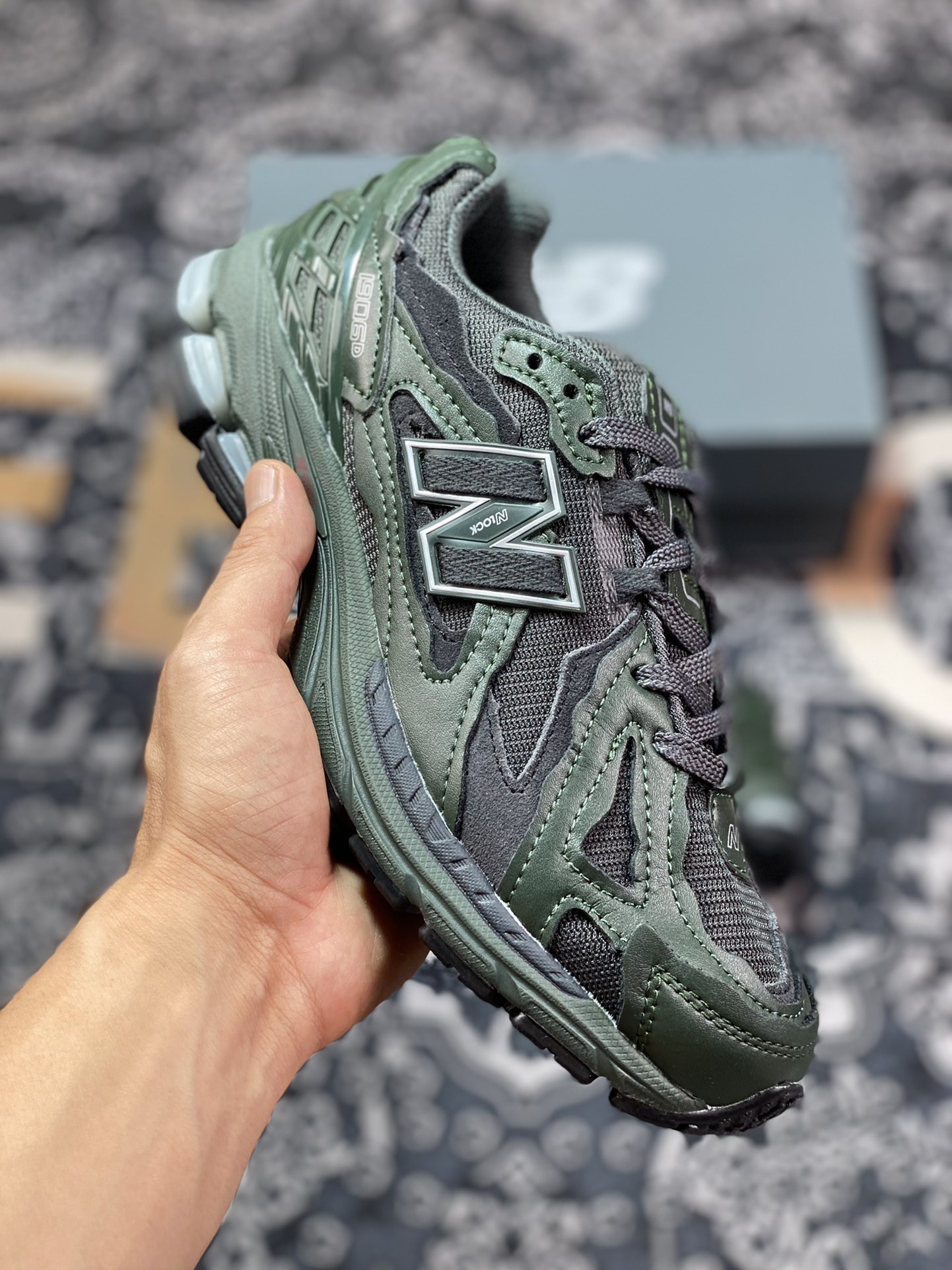 260 新百伦New Balance M1906D”Protection Pack“系列低帮慢跑鞋“解构皮革墨绿碳灰”M1906DE