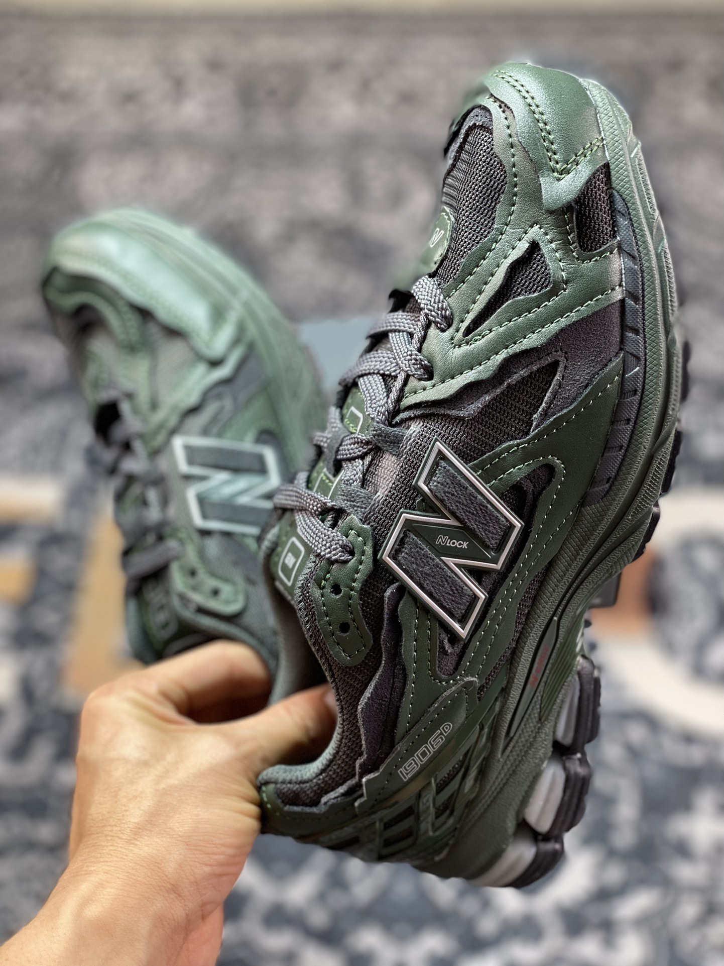 260 新百伦New Balance M1906D”Protection Pack“系列低帮慢跑鞋“解构皮革墨绿碳灰”M1906DE