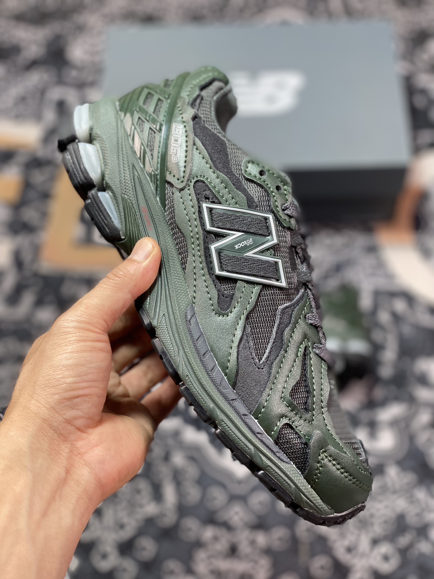 260 新百伦New Balance M1906D”Protection Pack“系列低帮慢跑鞋“解构皮革墨绿碳灰”M1906DE