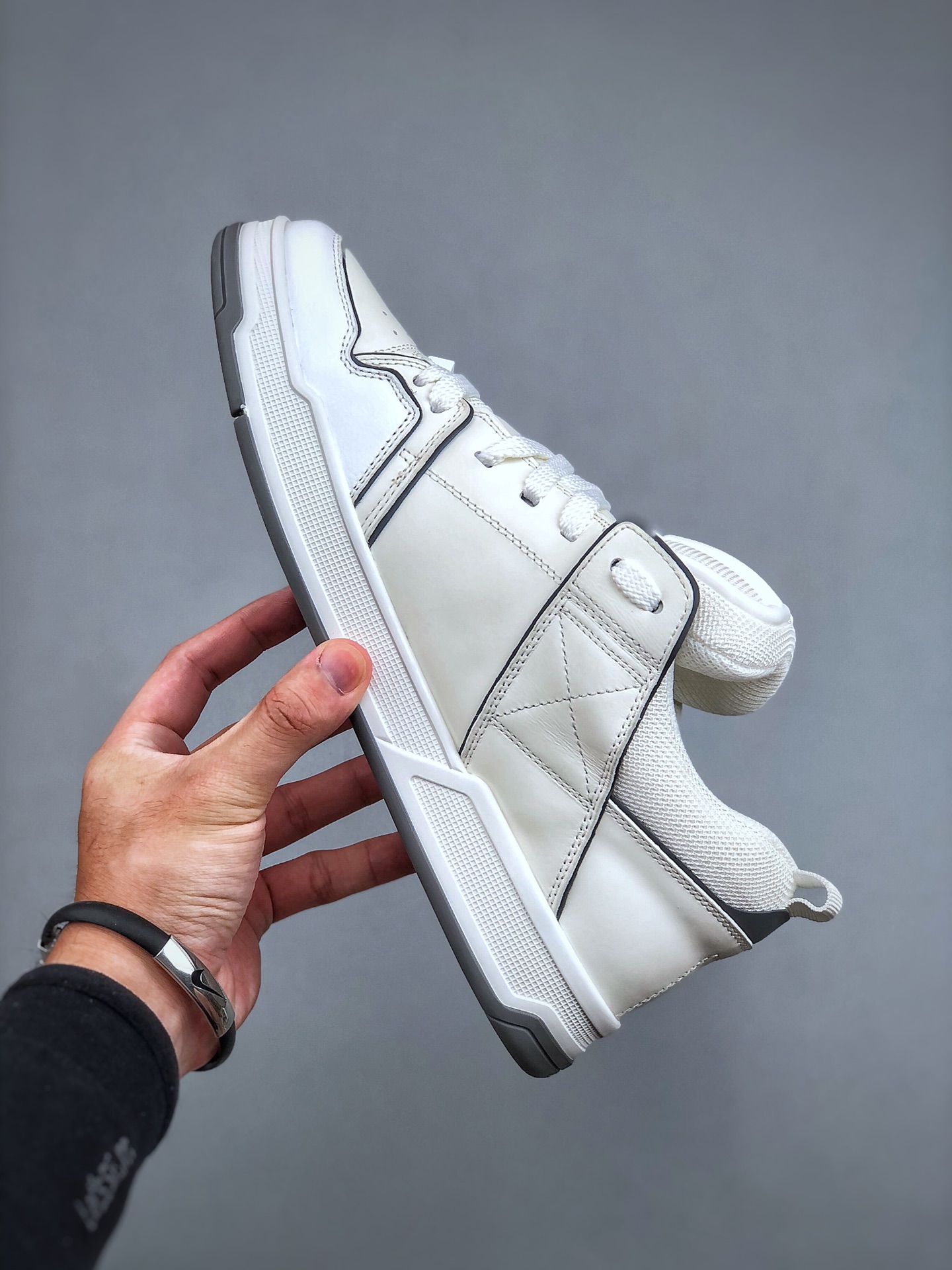 Valentino Big V logo casual shoes Valentino 2023 new sports shoes