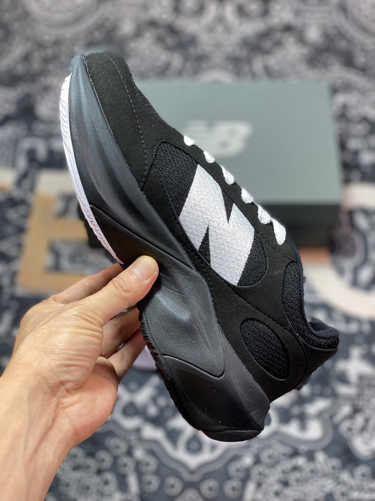 230 新百伦New Balance Warped Runner”Black/White/Panda“动感跑步鞋“反绒黑白熊猫”UWRPDBBW