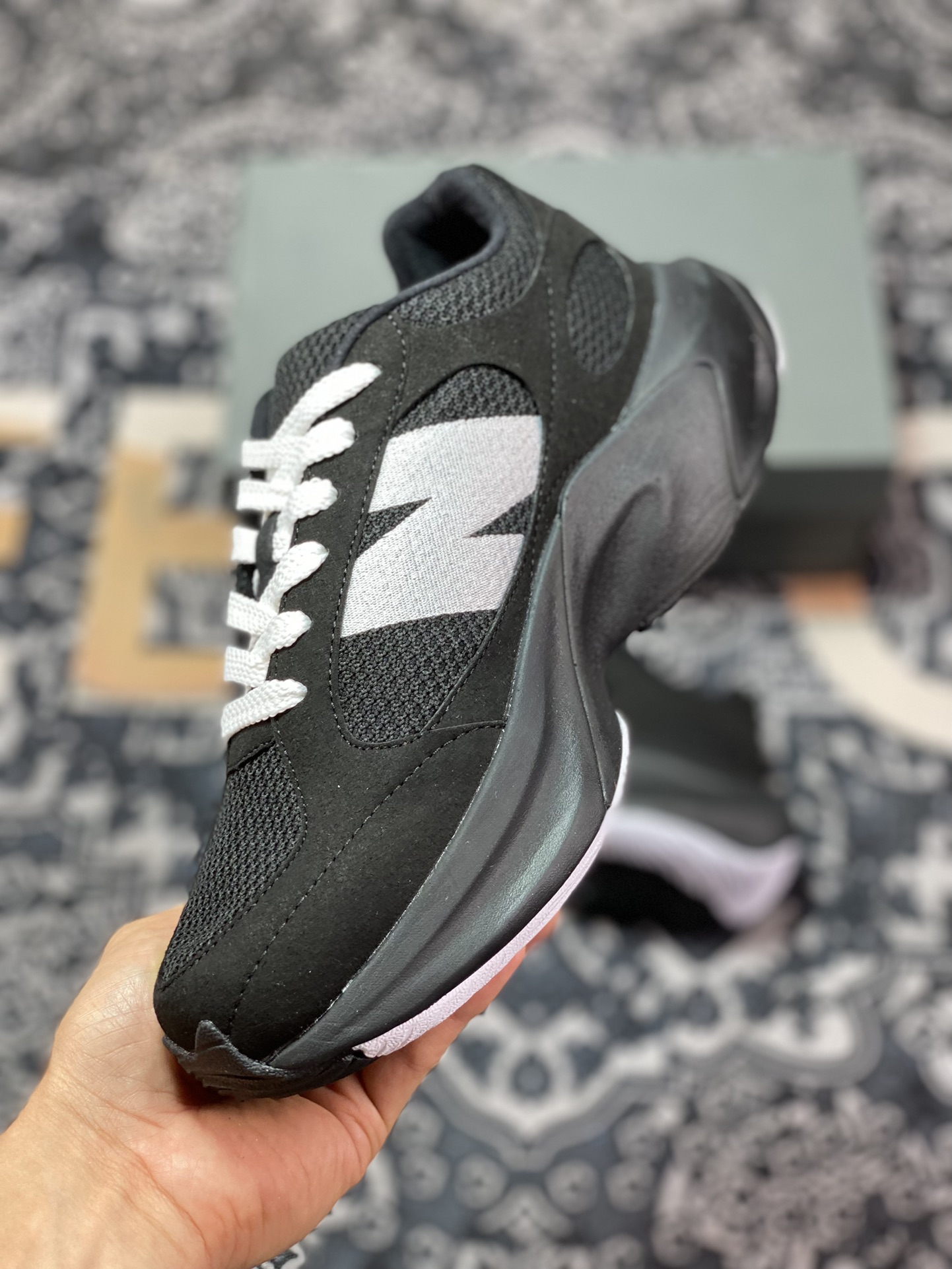 230 新百伦New Balance Warped Runner”Black/White/Panda“动感跑步鞋“反绒黑白熊猫”UWRPDBBW