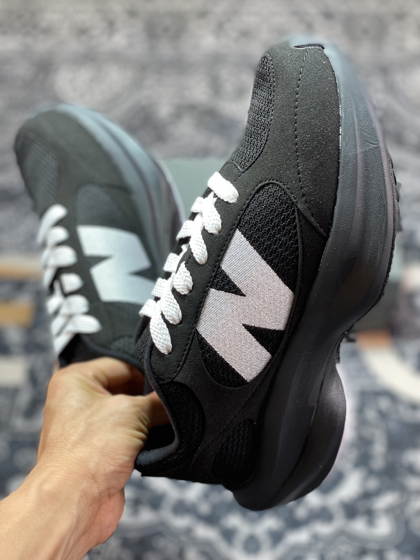 230 新百伦New Balance Warped Runner”Black/White/Panda“动感跑步鞋“反绒黑白熊猫”UWRPDBBW