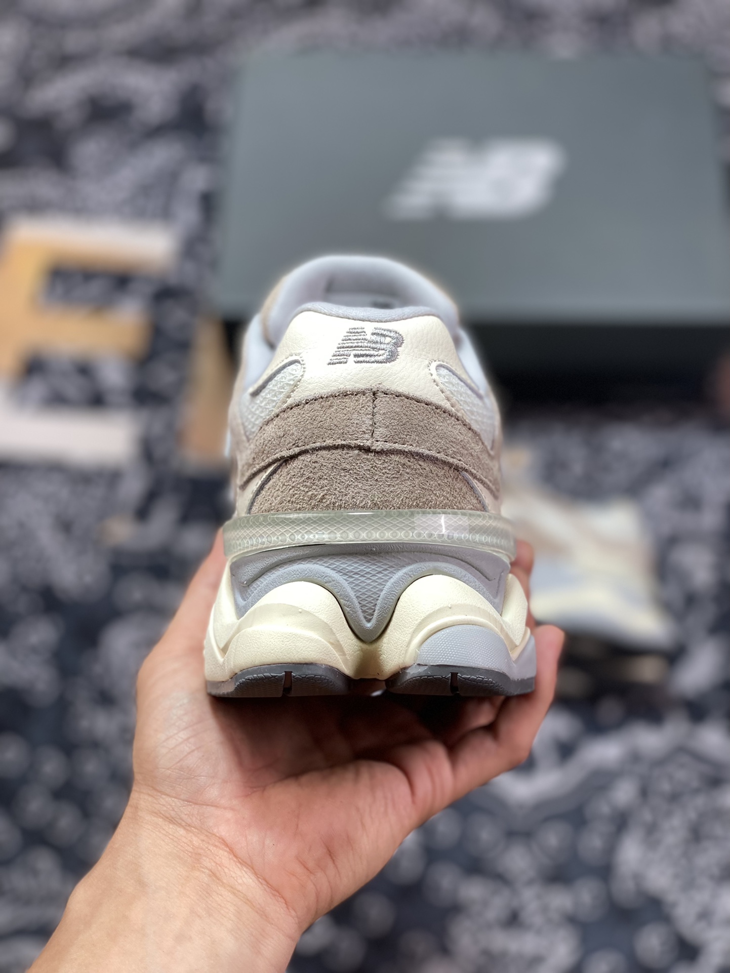 220 原装级别New Balance 9060 棕白复古休闲运动老爹鞋 U9060HSB