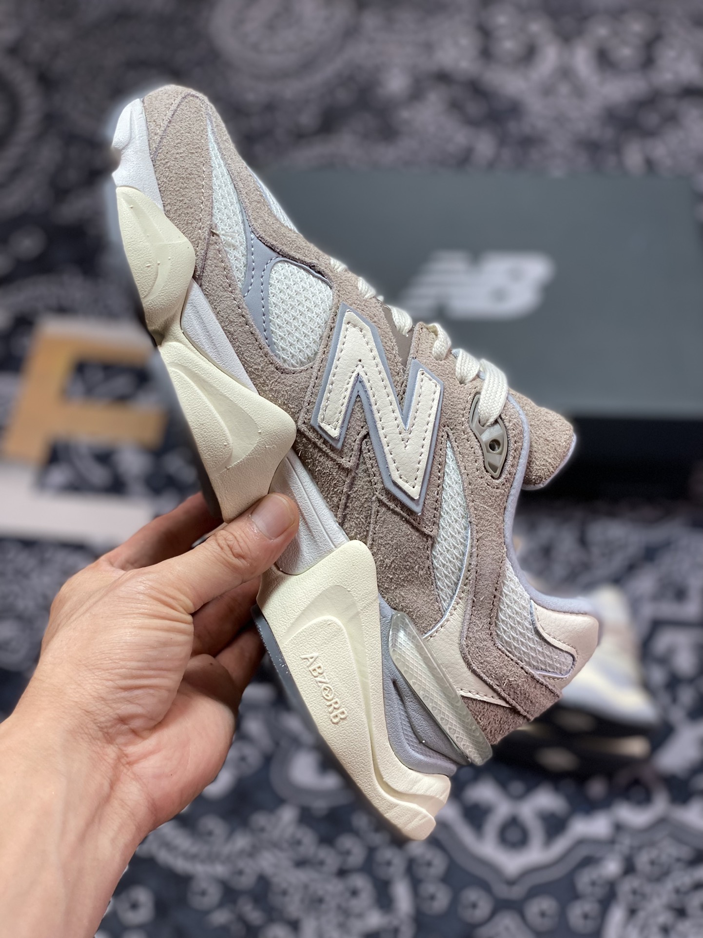 220 原装级别New Balance 9060 棕白复古休闲运动老爹鞋 U9060HSB