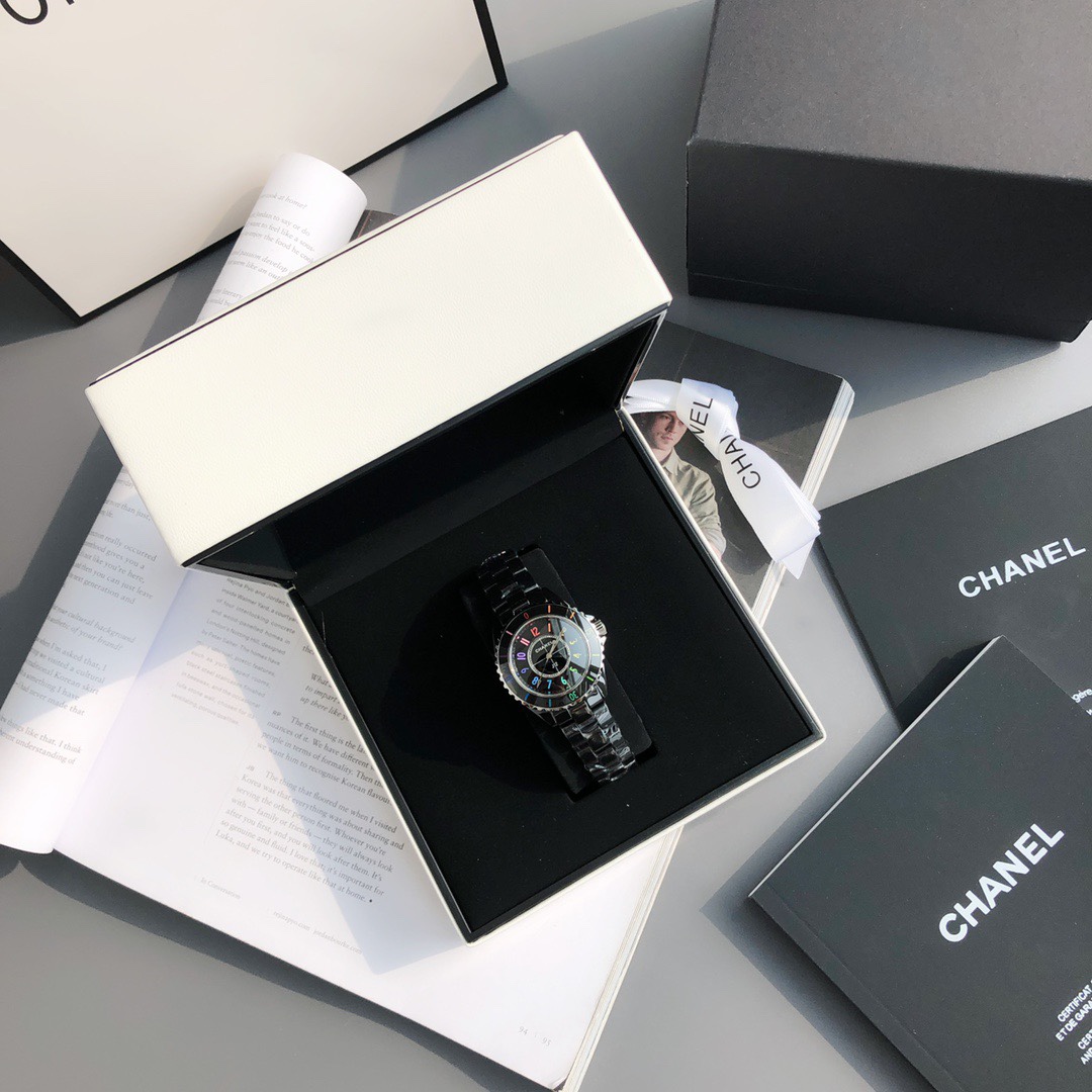 NO:764800,batch  CHANEL Chanel J12 series, colorful neon, selected black lacquer dial to express pure and simple design proposition, high-tech all-black precision ceramic case with steel edge bezel, stainless steel screw-in crown, 33mm diameter, sapphire glass mirror, black lacquer text decorated with 12 colorful characters  Colorful neon design time scales, 12 complicated processes for literal printing, Swiss imported counter ETA movement, matched with black imported ceramic strap with black shiny texture, folding elastic buckle, 200 meters waterproof for worry-free wear, and equipped with a full set of atmospheric packaging.,,chanel,chanel19860909批 CHANEL香奈儿J12系列,彩色霓虹,精选黑色漆表盘表达纯粹简约的设计主张,高科技全黑色精密陶瓷表壳搭配钢镶边表圈,精钢旋入式表冠,33mm表径,蓝宝石玻璃镜面,黑漆字面装饰12个彩色霓虹设计时标,字面印刷12道工序繁杂,瑞士原装进口专柜ETA机芯,搭配黑色进口陶瓷表带黑亮质感,折叠弹力表扣,200米深度防水佩戴无忧,后配大气全套包装.,,chanel,chanel,Watch