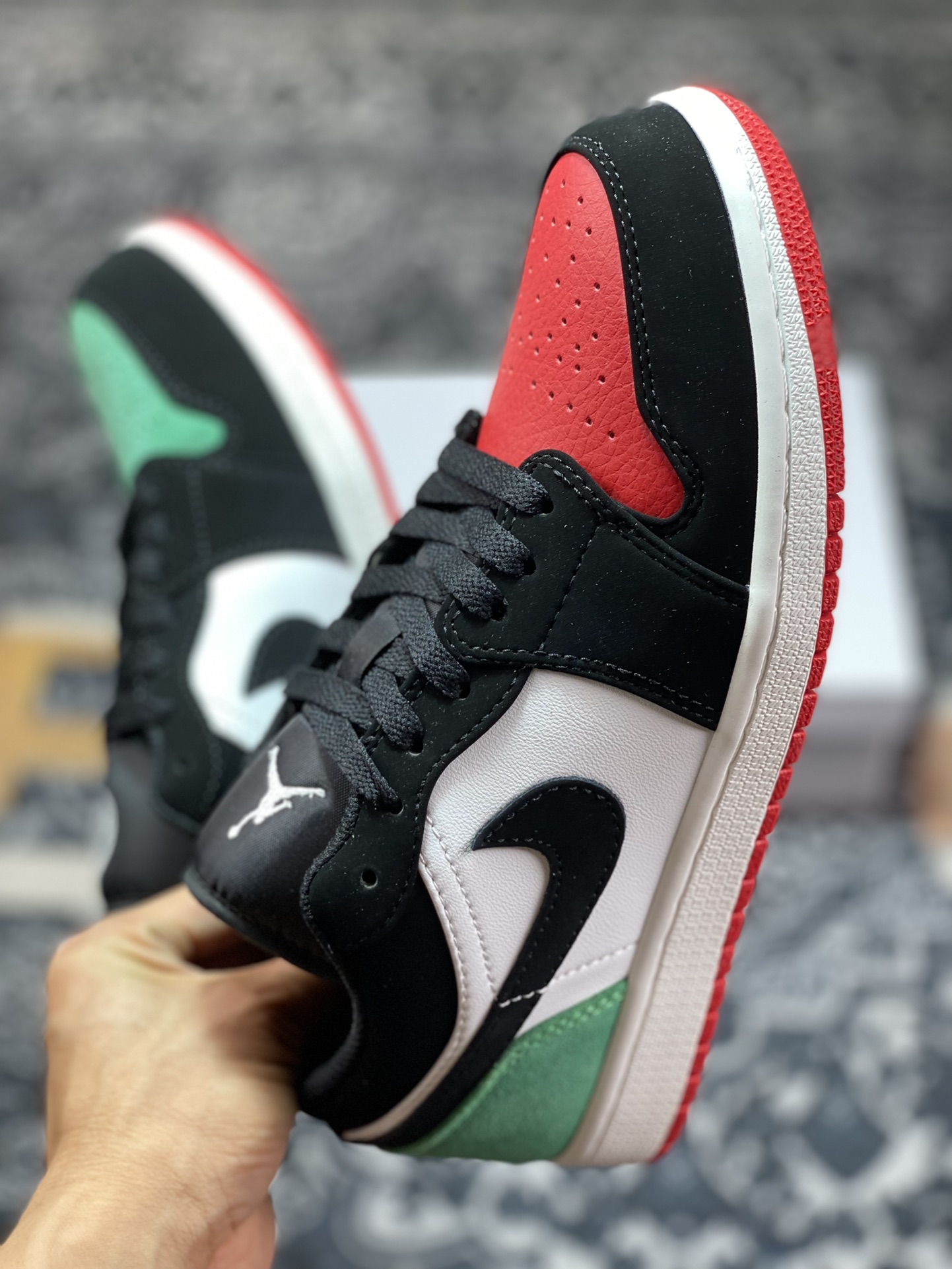原厂级别 Air Jordan 1 Low 黑绿红 FQ6703-100