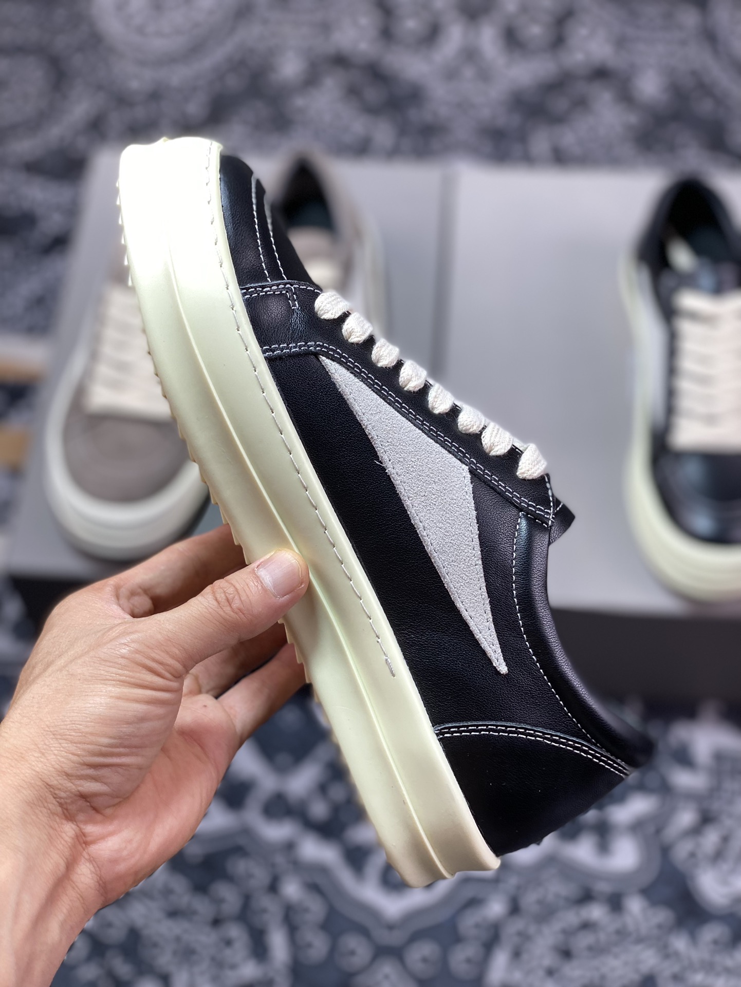 380 Rick Owens Vintage Low-Top Sneakers”Black/Pearl Milk“低帮板鞋“皮革黑浅灰侵权款”RU02B2897 LPOLVS 9081