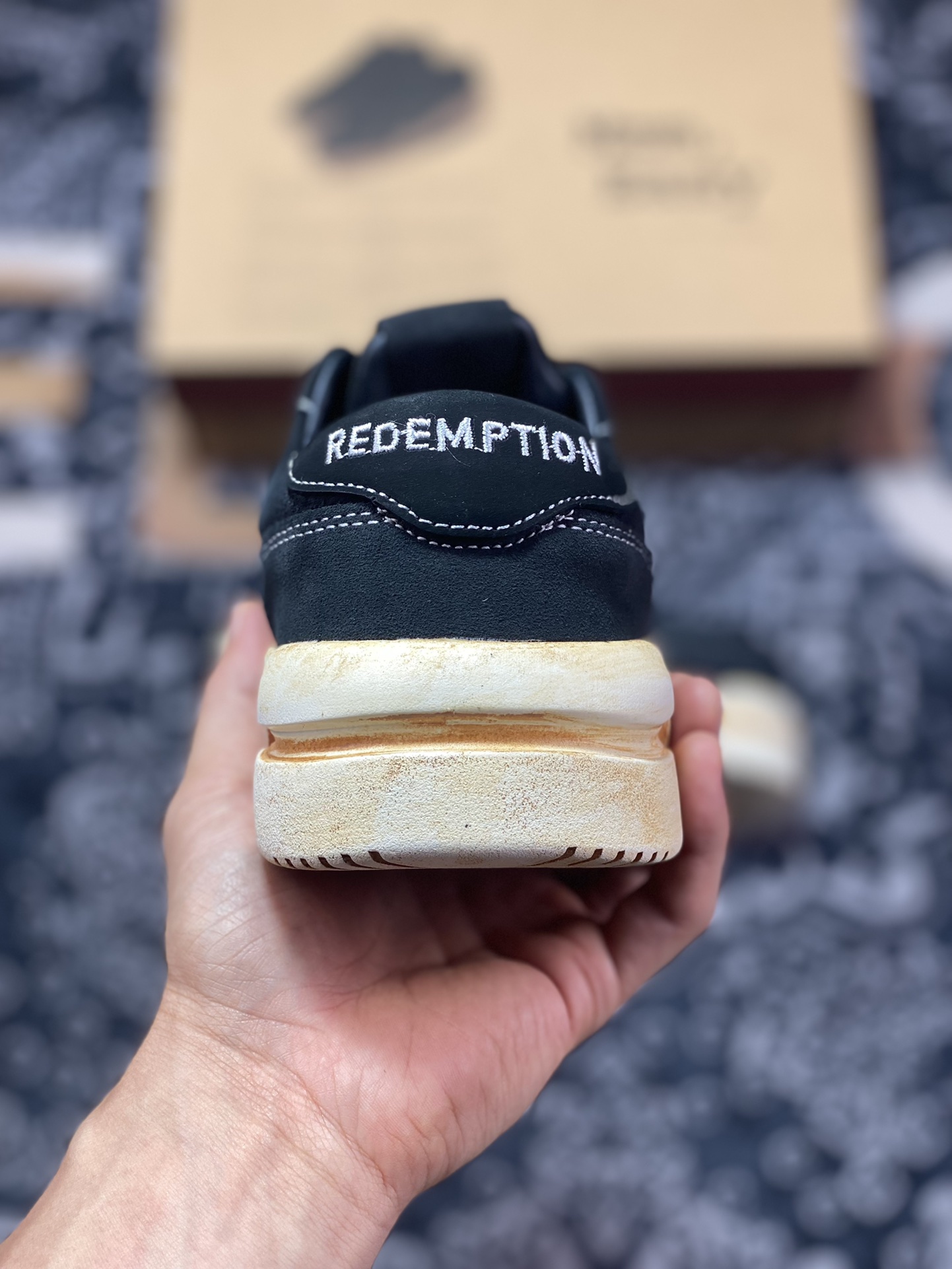 Select the original The Last Redemption ”SPACECOURT” sneakers