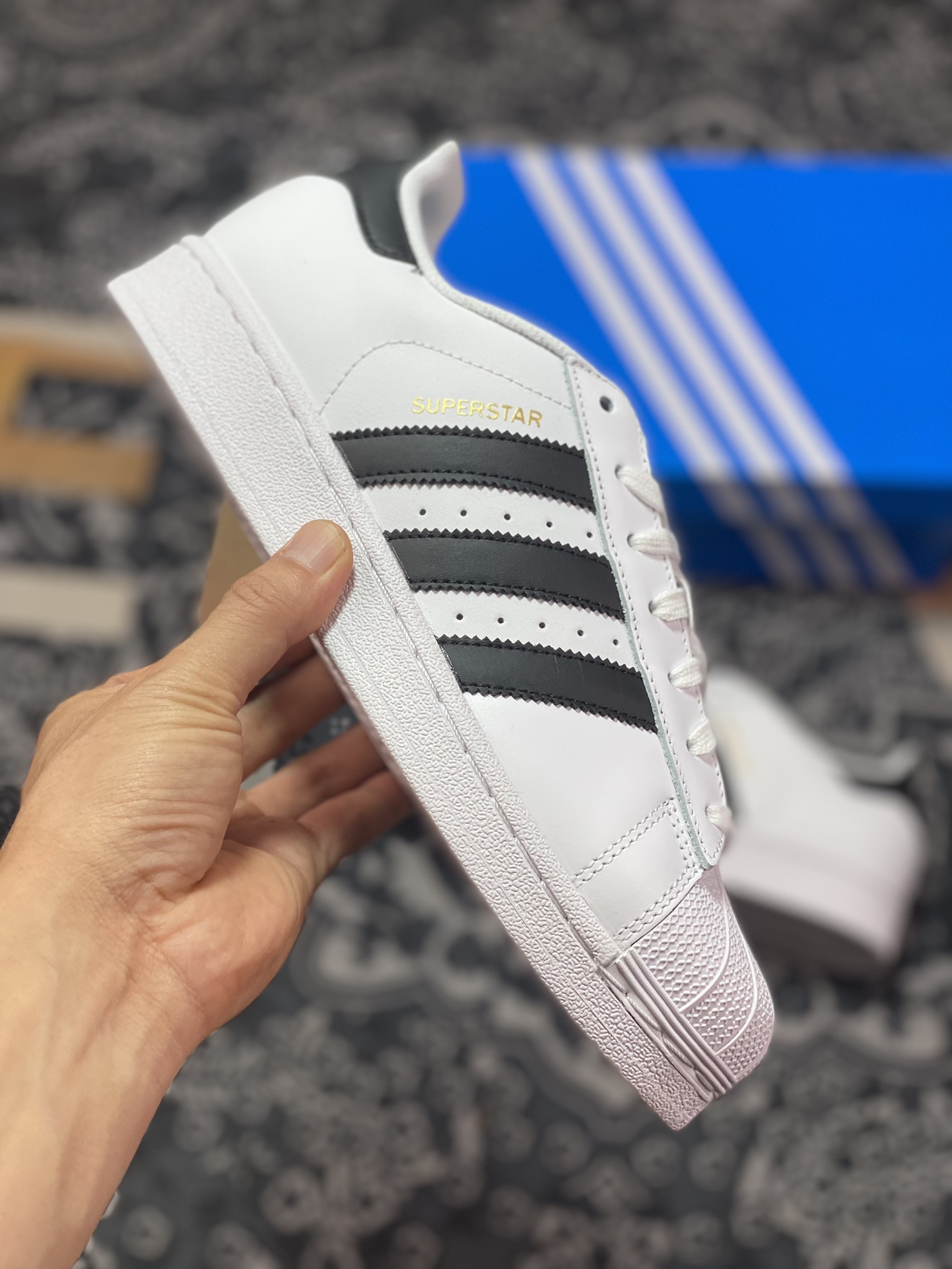 Adidas Originals Superstar ”White/Black/Gold” classic sneakers ”old version leather white black gold label” C77124