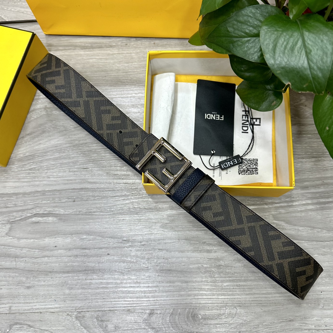 FENDI芬迪专柜同款双环正反用腰带FF按钉搭扣兰色CuoioRomano皮革材质反面面料带有烟草黄和黑