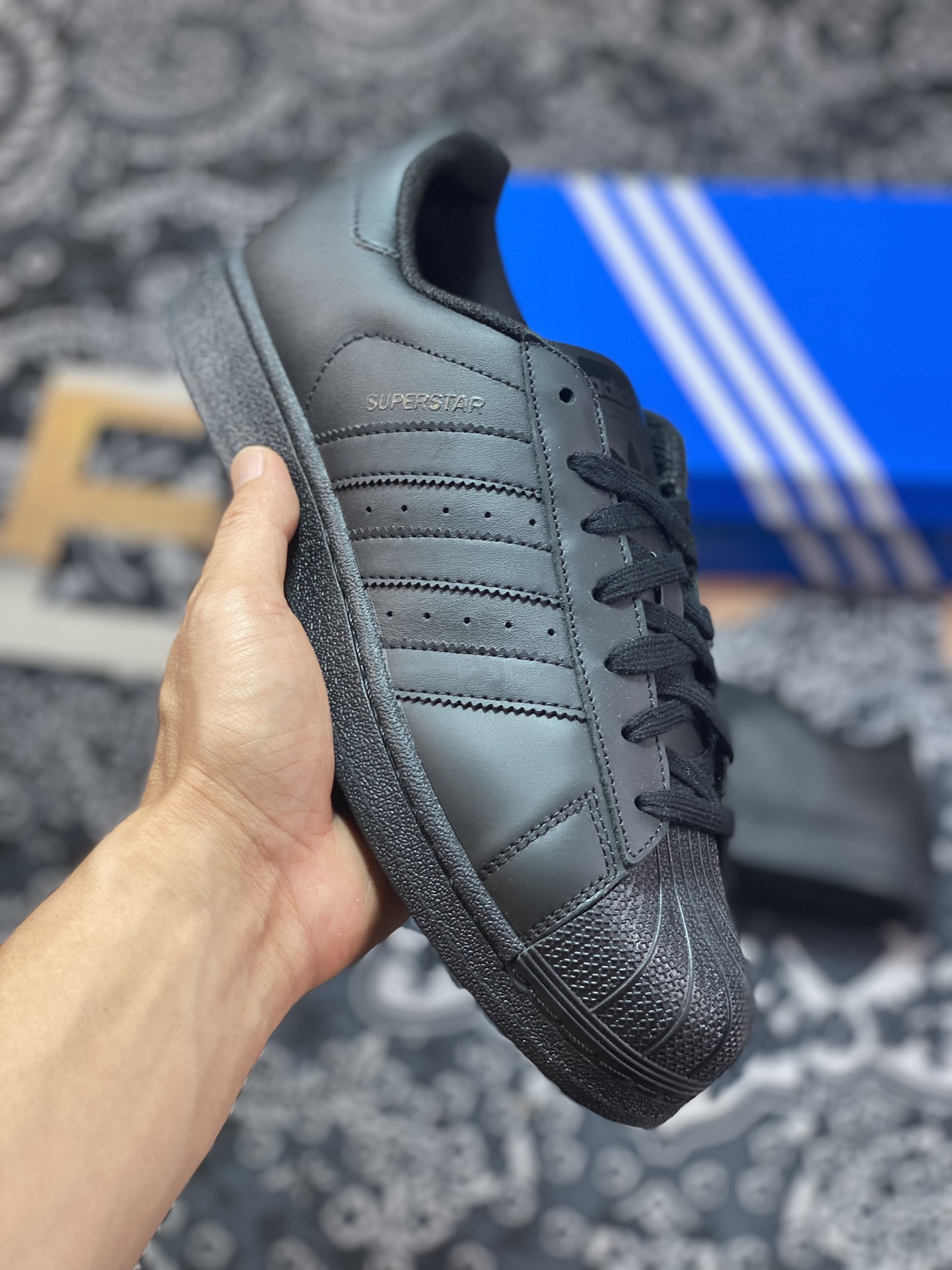 180 Adidas三叶草superstar贝壳头经典百搭休闲运动板鞋“皮革全黑”AF5666