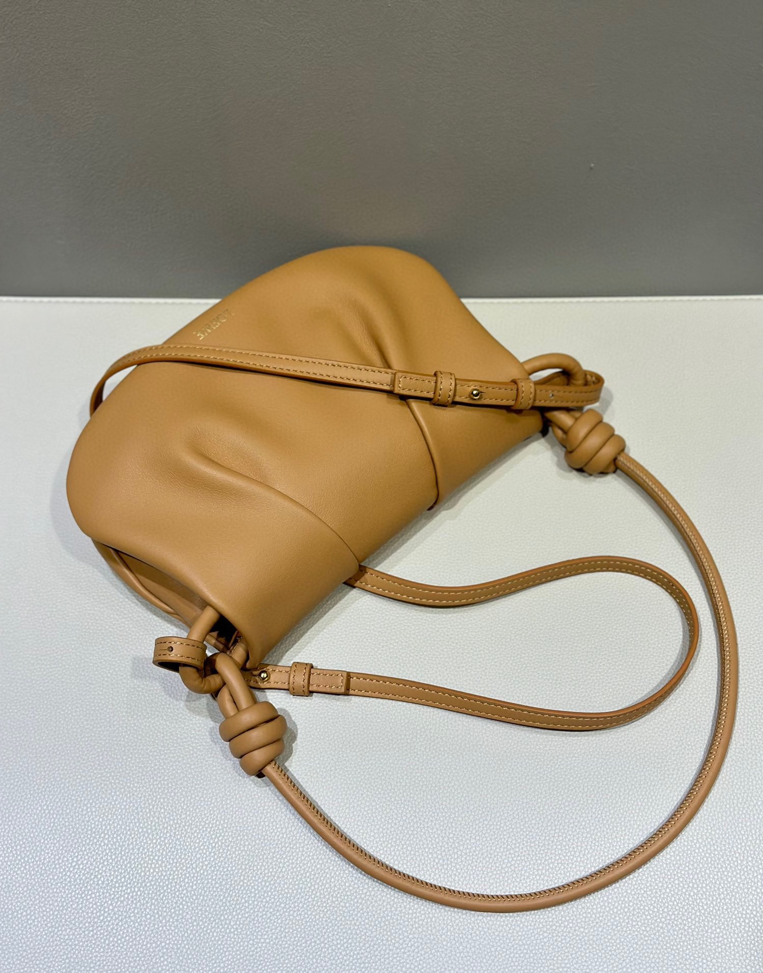 Loewe Paseo Satchel: Minimalist Fold Design, Versatile Style - 25*17*8cm 5 i1688968102 2563 3
