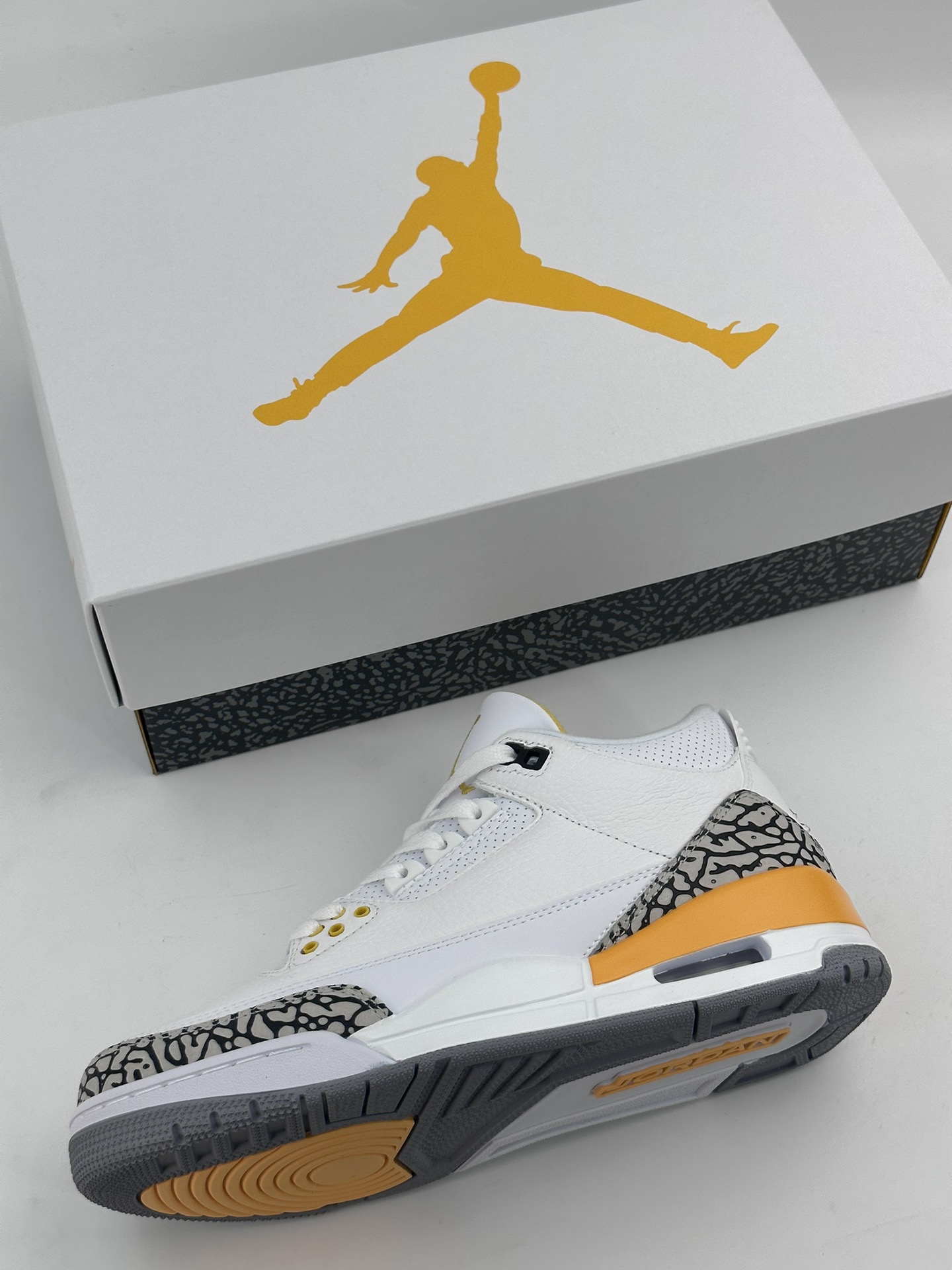 280 [N版] Air Jordan 3 Retro ”Laser Orange” 湖人白黄 CK9246-108