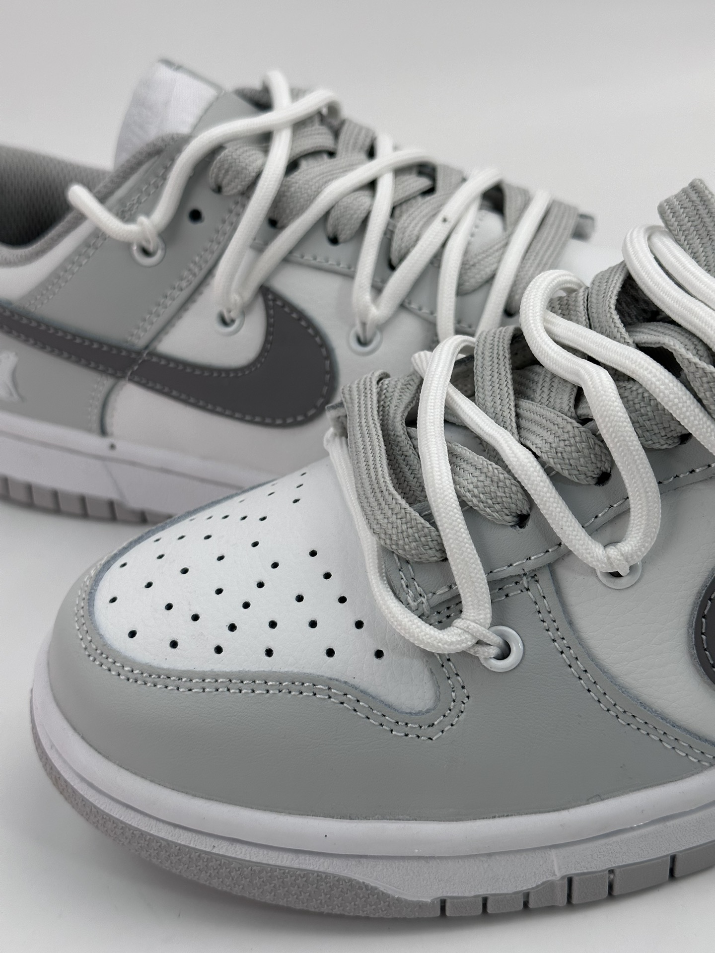 NIKE SB Dunk Low Lace-up White Gray DH3363-021