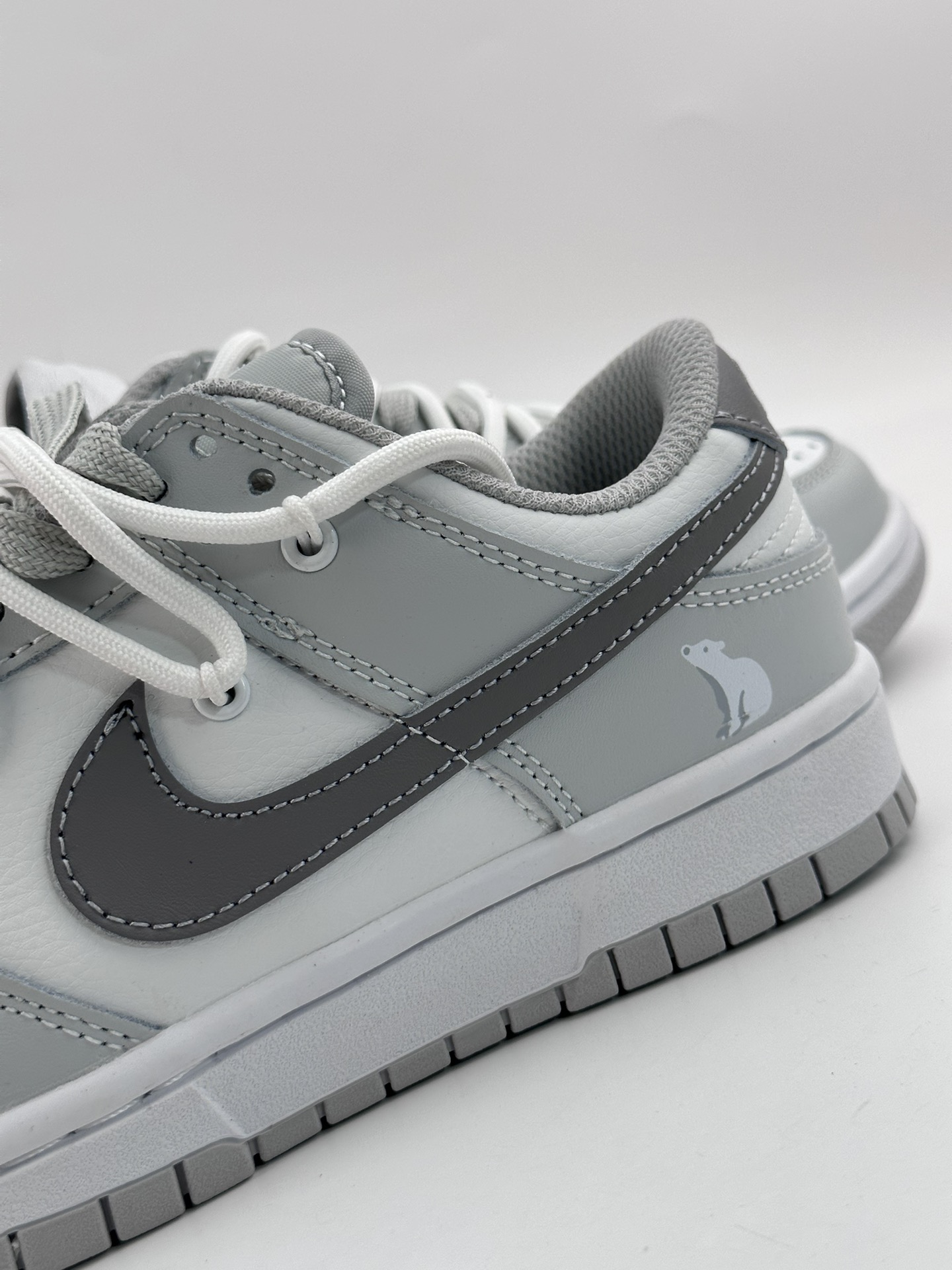 NIKE SB Dunk Low Lace-up White Gray DH3363-021