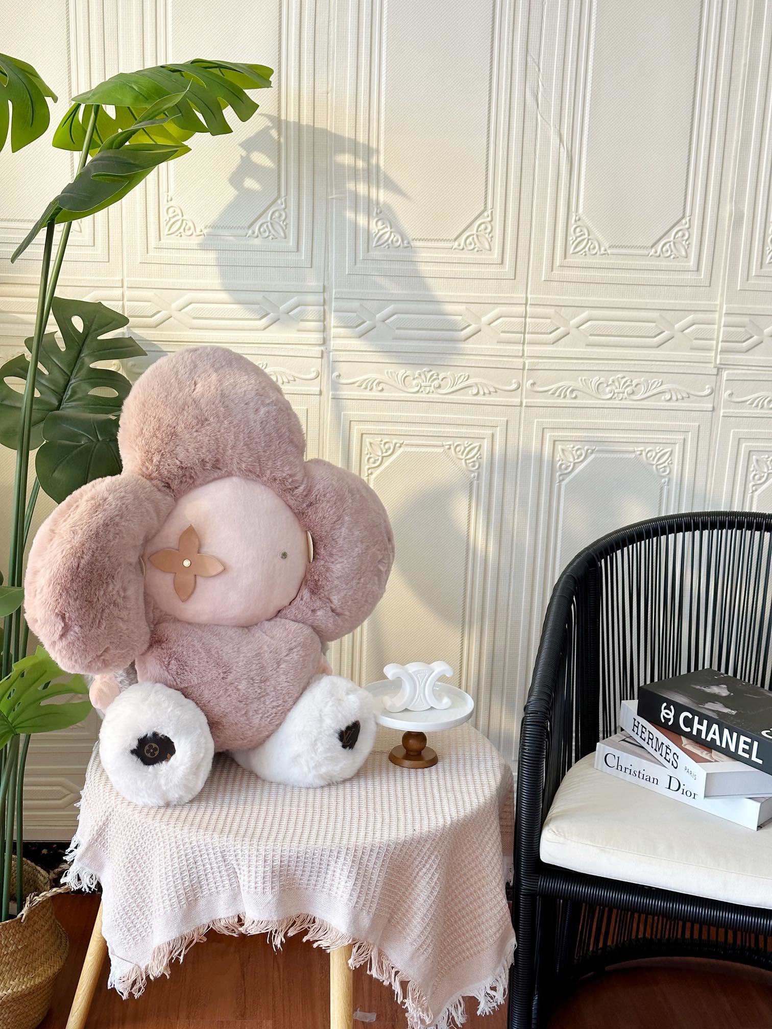 NO:810096,Pink large vivienne sunflower doll, trendy department store19860909粉色大号vivienne太阳花玩偶,潮品百货,accessory