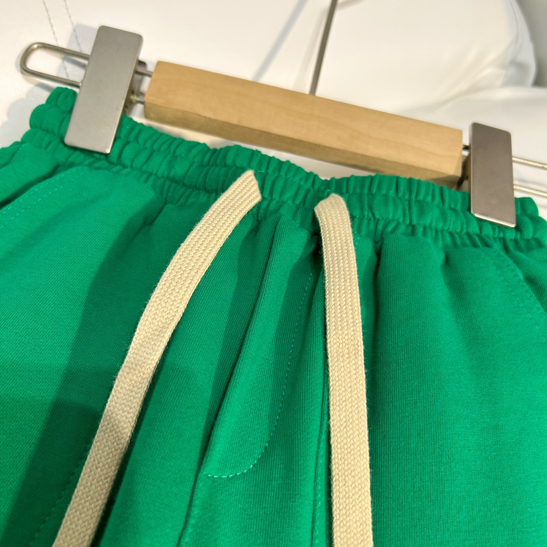 “BOTTEGA VENETA 2023 Summer Children’s Suite: Stylish Green Shoes for Kids” - 图片 6