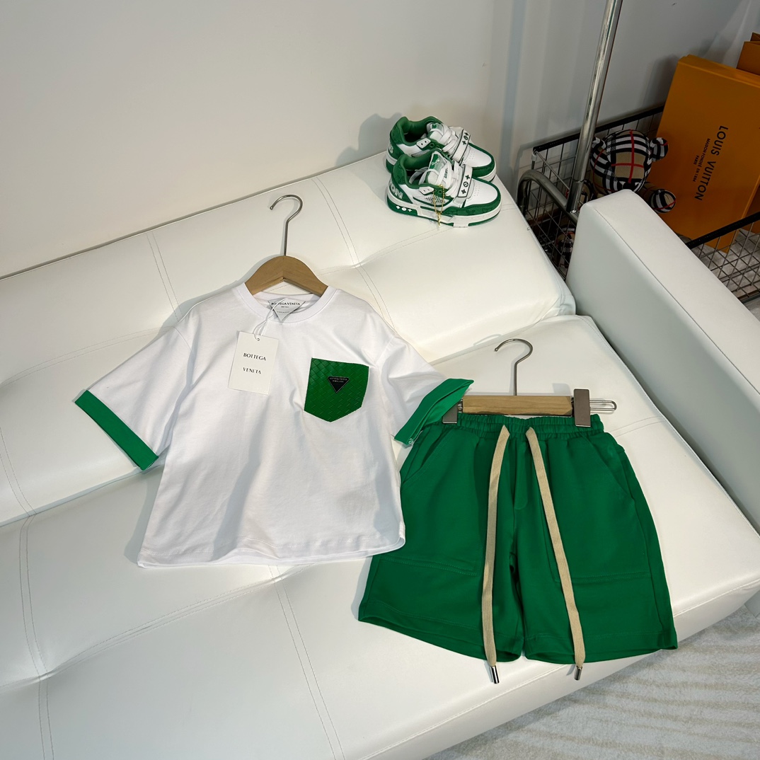 “BOTTEGA VENETA 2023 Summer Children’s Suite: Stylish Green Shoes for Kids” - 图片 1