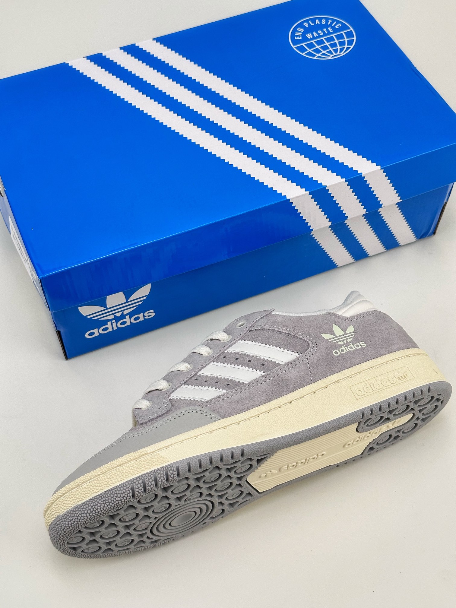 180 adidas阿迪达斯三叶草 CENTENNIAL 85 LOW 休闲运动板鞋 IE2370