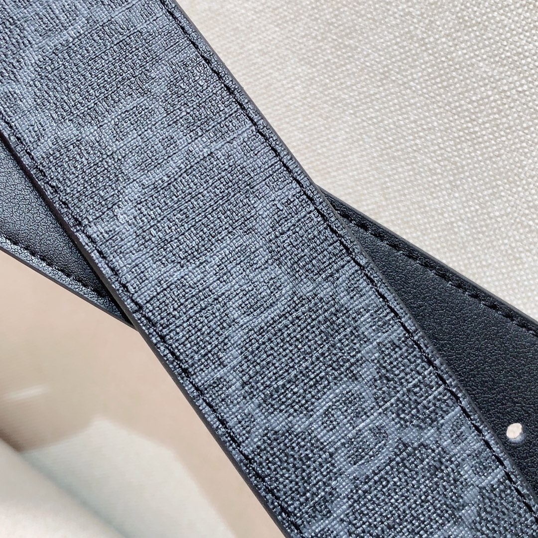 Gucci[正]专柜新款双G扣头层牛皮精品钢扣上身效果非常好.质量杠杠滴！