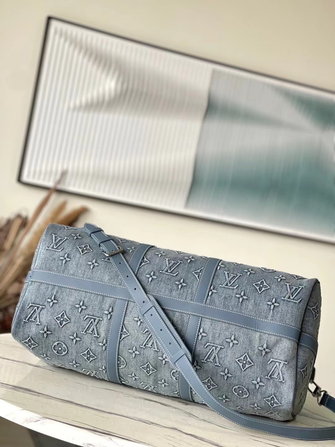 This Keepall Bandoulière 50 travel bag reinvents one of Louis Vuitton’s - Bag 4