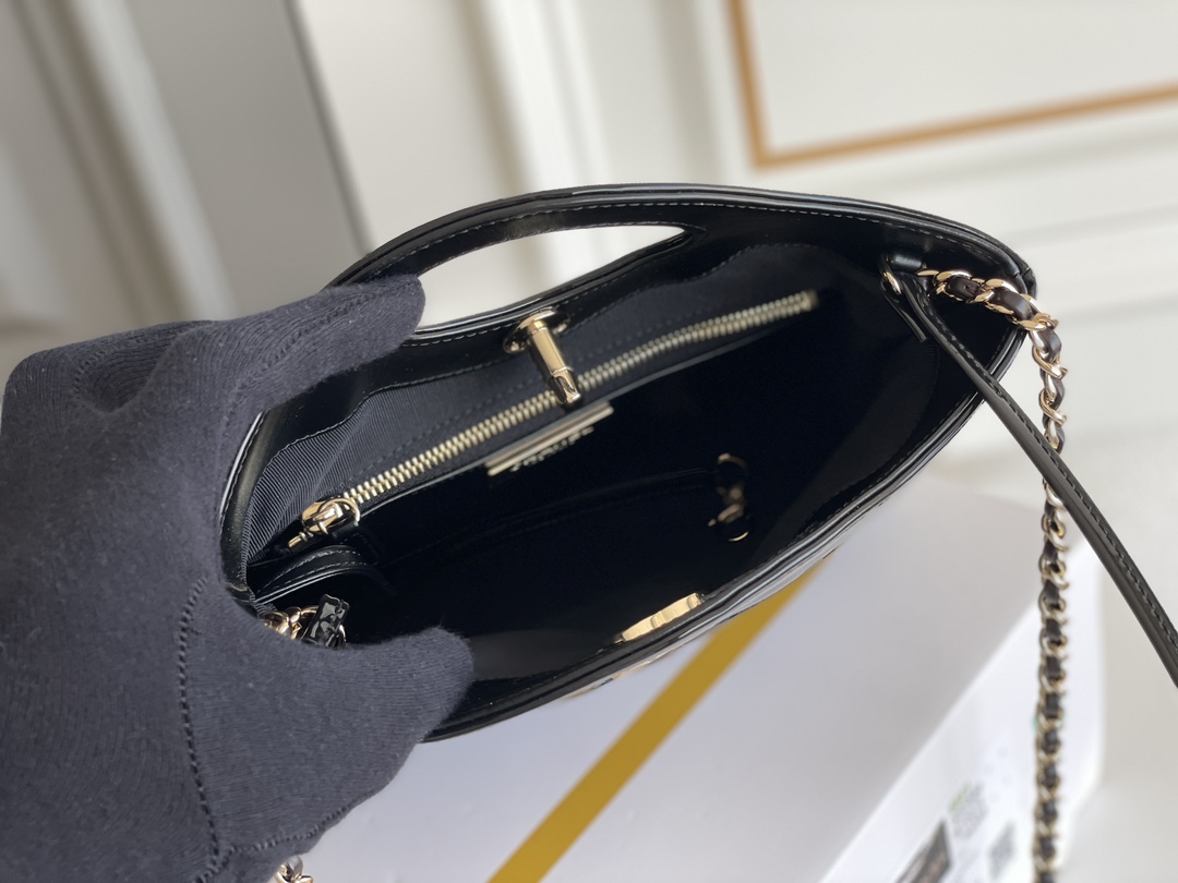 🌼现货 白金版▪️正品级 包装如图𝗖𝗵𝗮𝗻𝗲𝟭 𝟮𝟯𝗔高级手工坊𝟑𝟏𝐛𝐚𝐠 𝐦𝐢𝐧𝐢 枣配黑漆皮31手袋