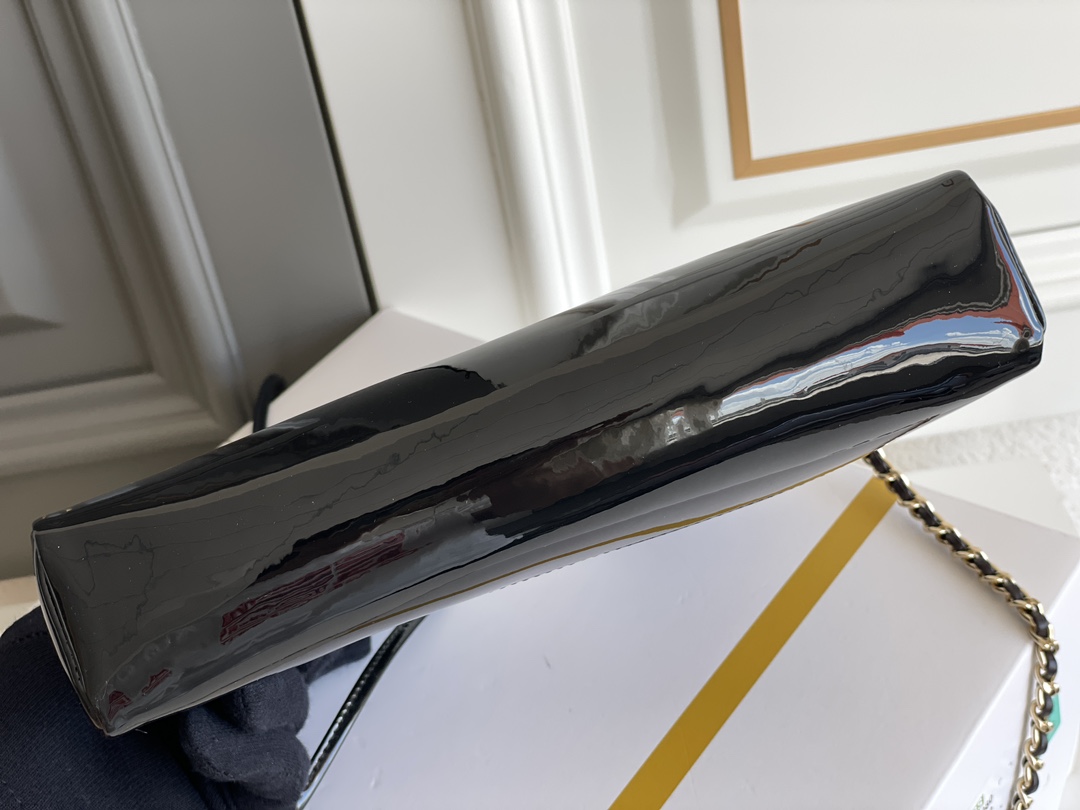 🌼现货 白金版▪️正品级 包装如图𝗖𝗵𝗮𝗻𝗲𝟭 𝟮𝟯𝗔高级手工坊𝟑𝟏𝐛𝐚𝐠 𝐦𝐢𝐧𝐢 枣配黑漆皮31手袋