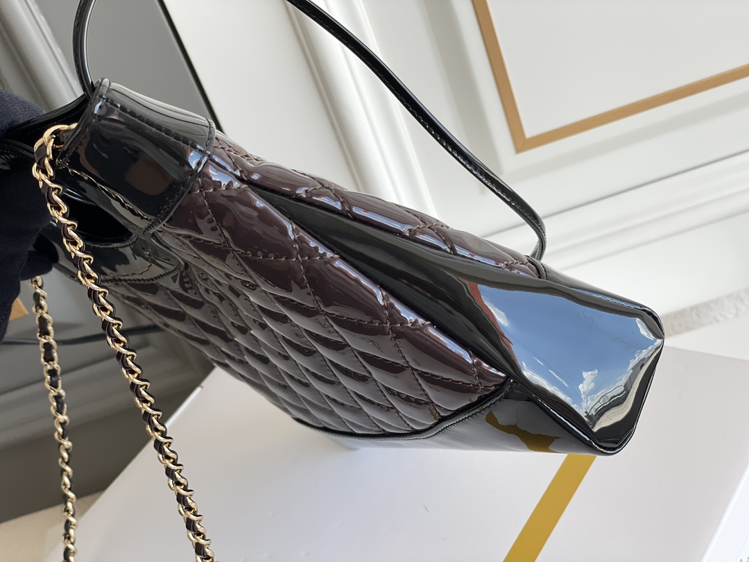 🌼现货 白金版▪️正品级 包装如图𝗖𝗵𝗮𝗻𝗲𝟭 𝟮𝟯𝗔高级手工坊𝟑𝟏𝐛𝐚𝐠 𝐦𝐢𝐧𝐢 枣配黑漆皮31手袋