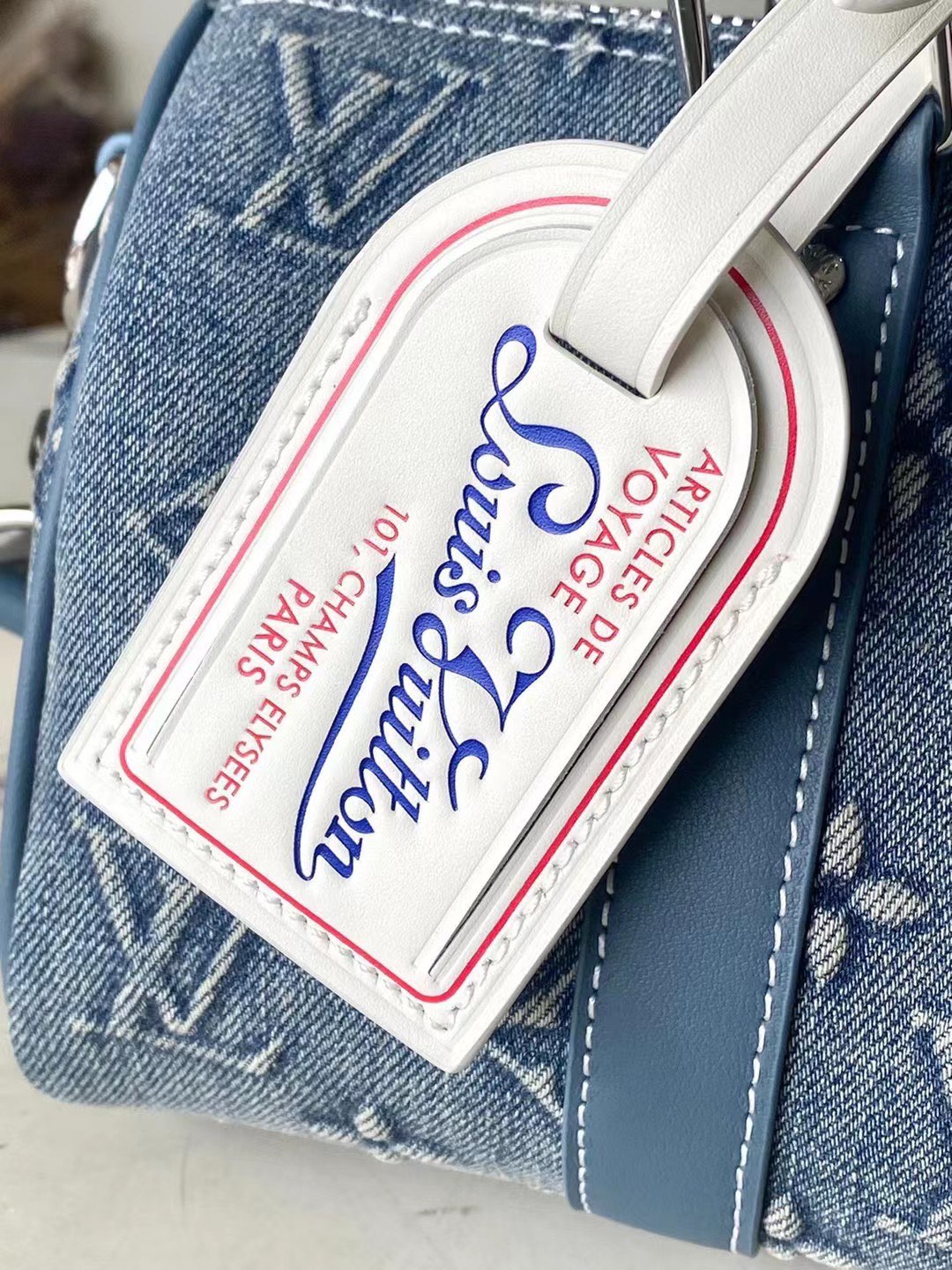 海外顶级原单 M22762 牛仔布 本款 Keepall Bandoulière 25 手袋展现 Monogram Washed Demin 5
