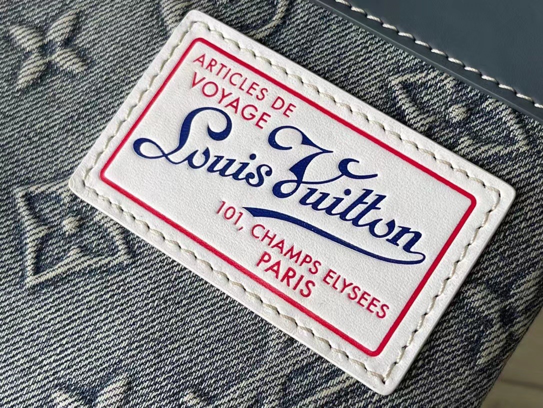 This Pochette To-Go pouch is crafted from Monogram Washed Denim canvas - Bag 5