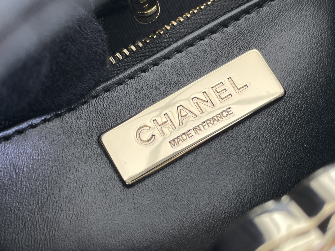 🌼现货 白金版▪️正品级 包装如图𝗖𝗵𝗮𝗻𝗲𝟭 𝟮𝟯𝗔高级手工坊𝟑𝟏𝐛𝐚𝐠 𝐦𝐢𝐧𝐢 黄配黑漆皮31手袋