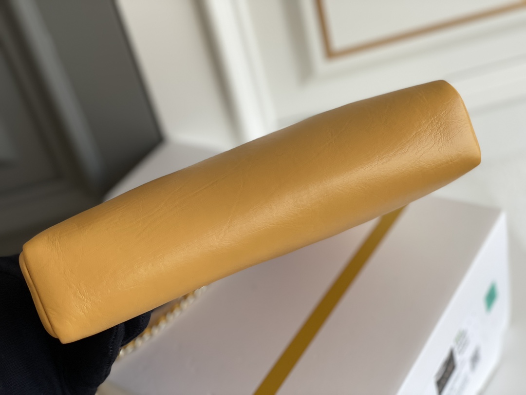 🌼现货 白金版▪️正品级 包装如图𝗖𝗵𝗮𝗻𝗲𝟭 𝟮𝟯𝗔高级手工坊𝟑𝟏𝐛𝐚𝐠 𝐦𝐢𝐧𝐢 芒果黄31手袋强势