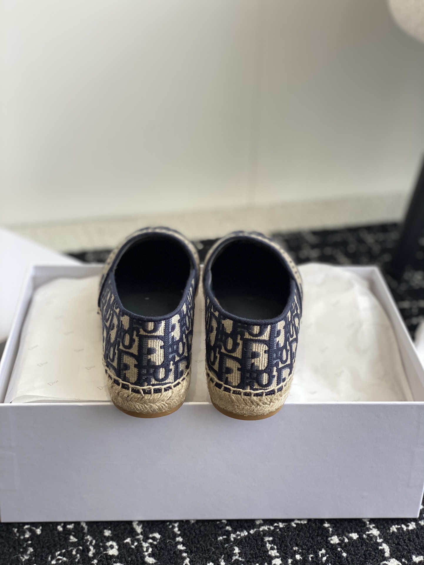 Dior 早春款 Dior Granville 穆勒渔夫鞋，3D万针刺绣工艺，最强的渠道，专贵无差