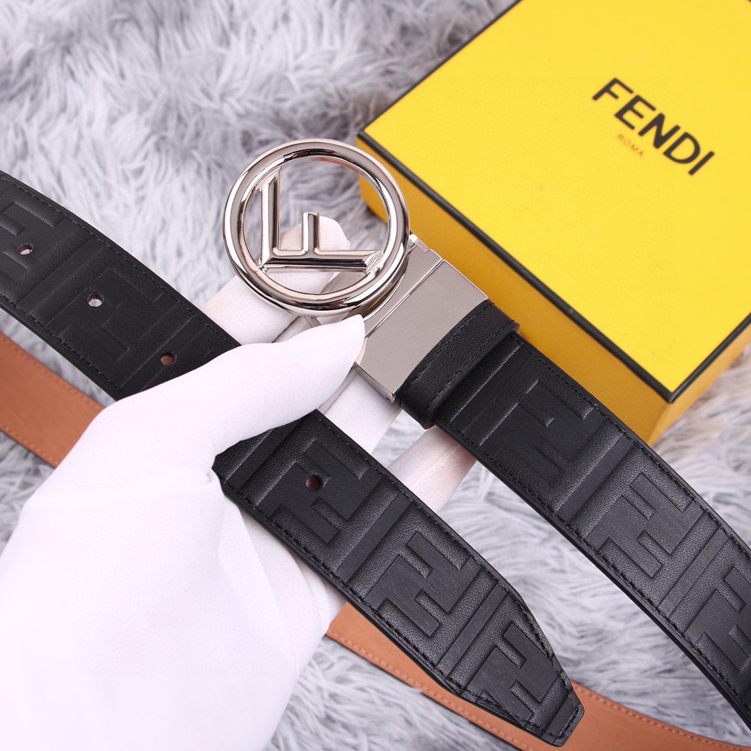 
 FENDl（芬迪）宽35MM，原单进口双面牛皮压FF花，搭配原单钌钯电镀F扣，手感.油边近乎完美，原