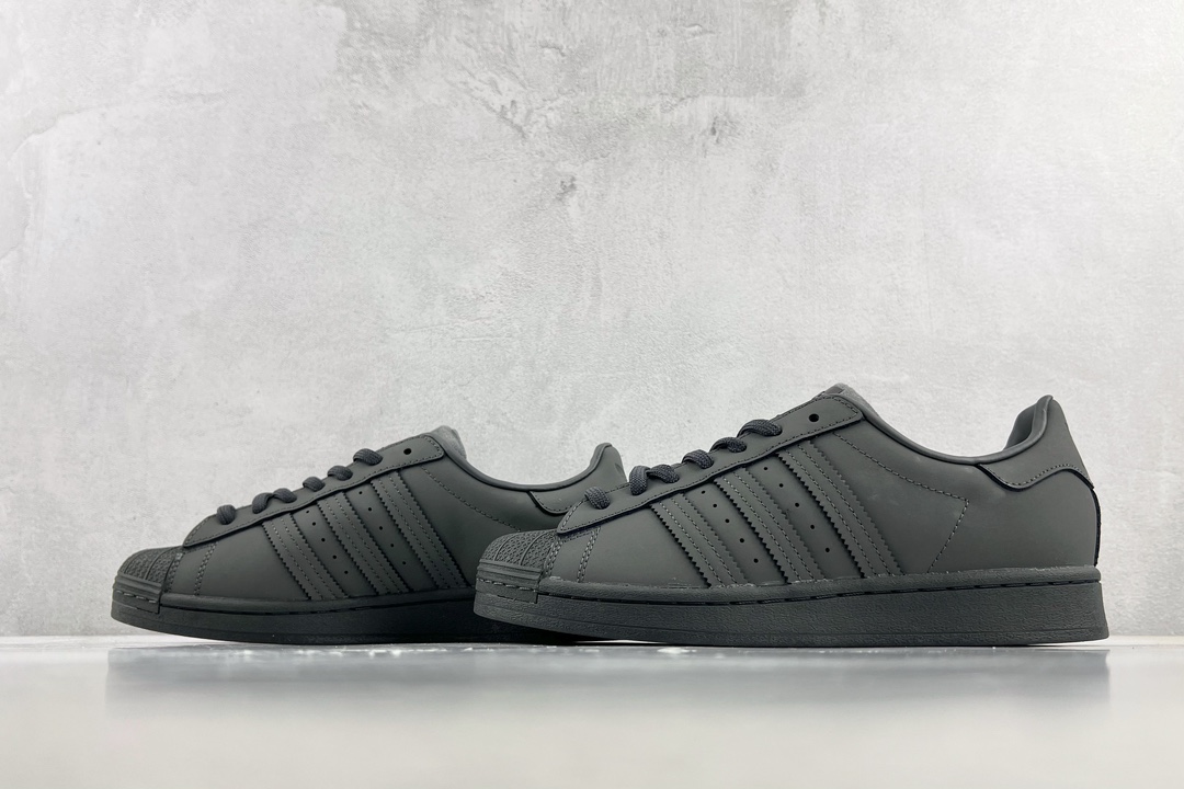 150 adidas originals Superstar 碳黑色 GZ4830