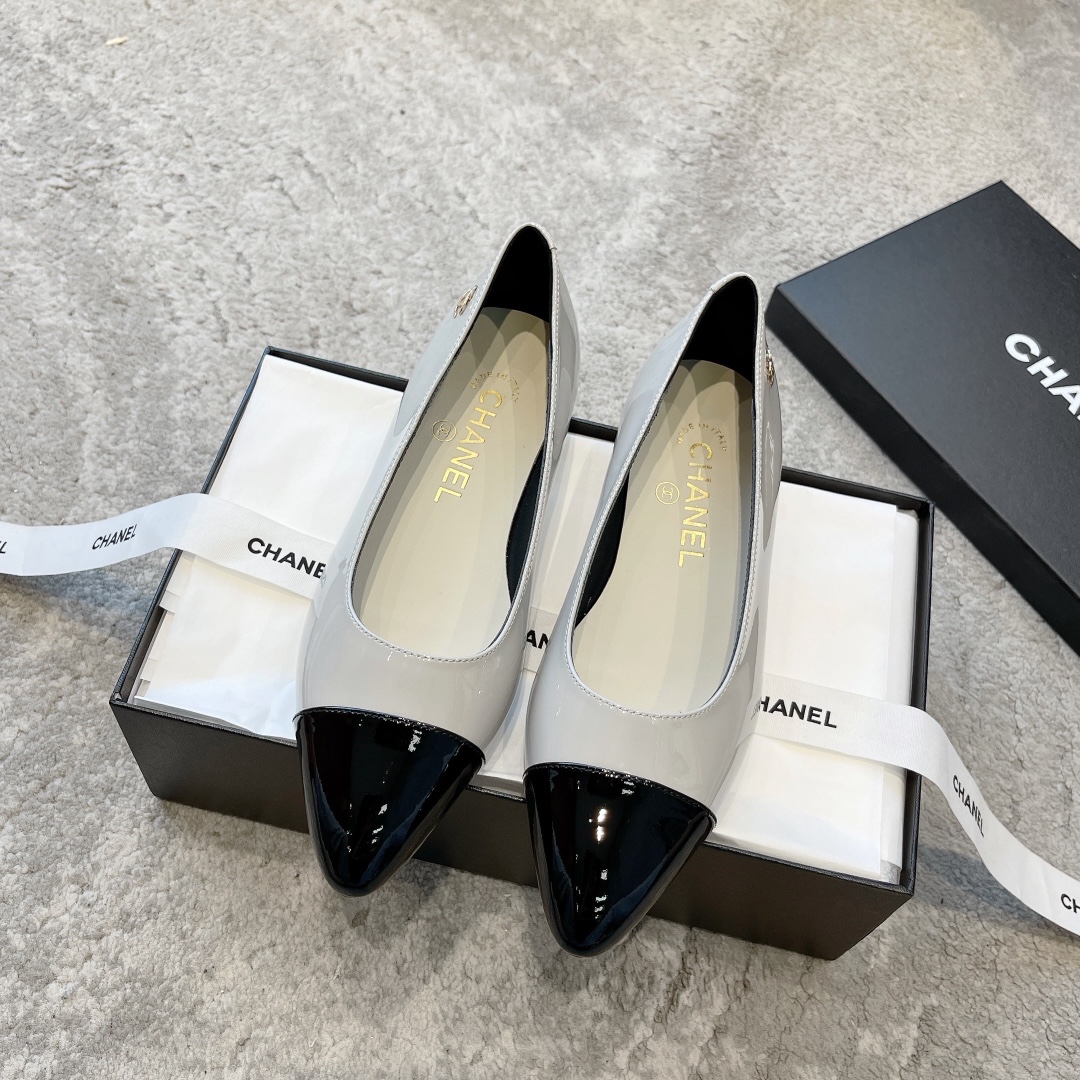 CHANEL Mary Jane сандалии подиумная модель подкладка из овечьей кожи подошва из натуральной итальянской кожи подчеркивает белизну и элегантность