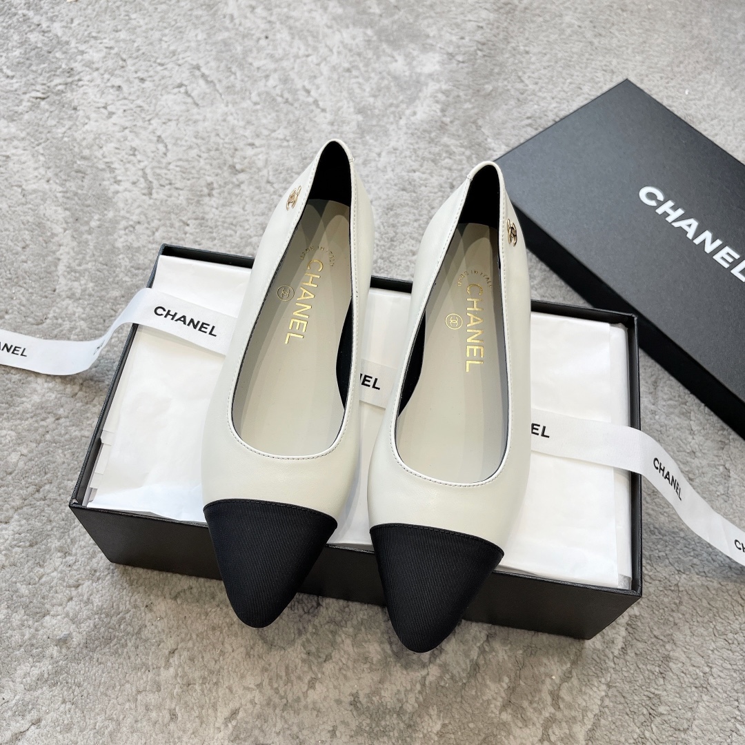 CHANEL Mary Jane сандалии подиумная модель подкладка из овечьей кожи подошва из натуральной итальянской кожи визуально осветляет и подчёркивает стиль