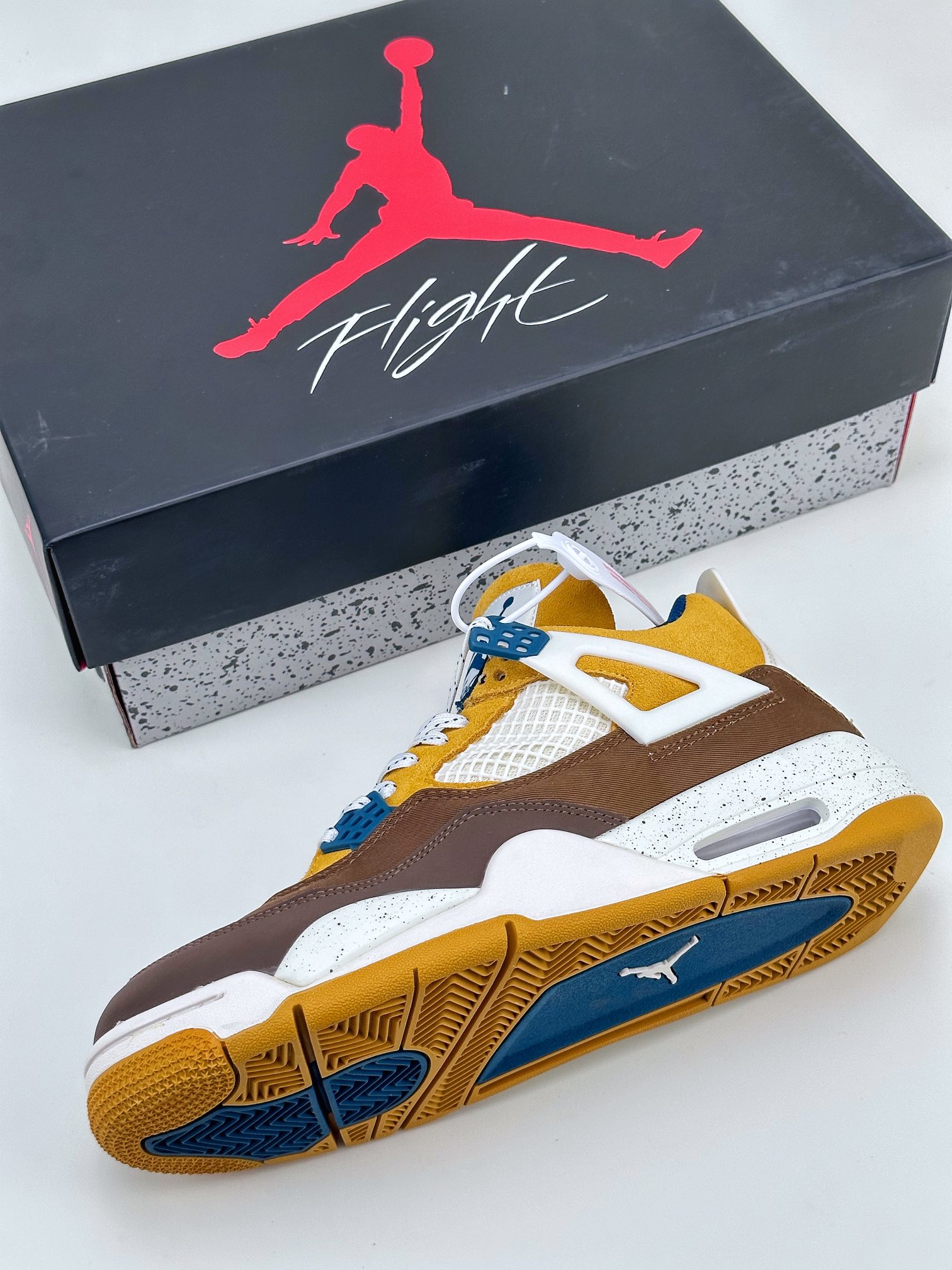 Nike SB x Air Jordan 4 Retro Jordan 4th generation brown, white, brown and yellow raw rubber FB2214-200