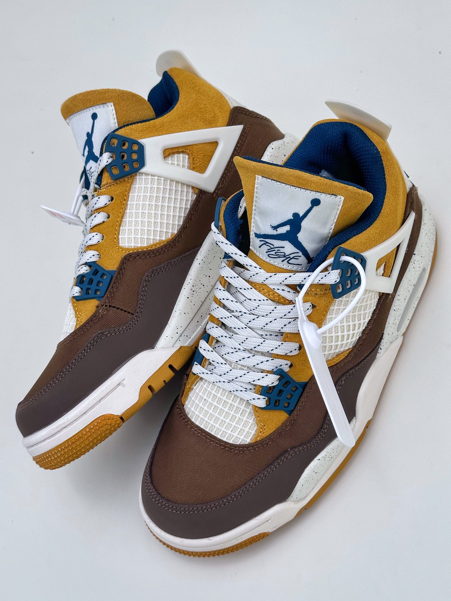 Nike SB x Air Jordan 4 Retro Jordan 4th generation brown, white, brown and yellow raw rubber FB2214-200