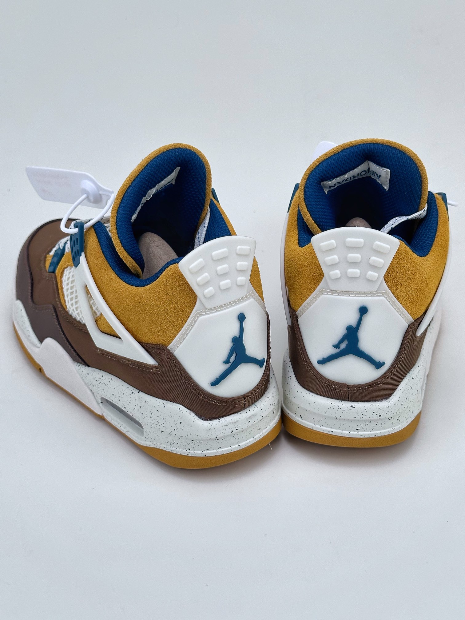 Nike SB x Air Jordan 4 Retro Jordan 4th generation brown, white, brown and yellow raw rubber FB2214-200