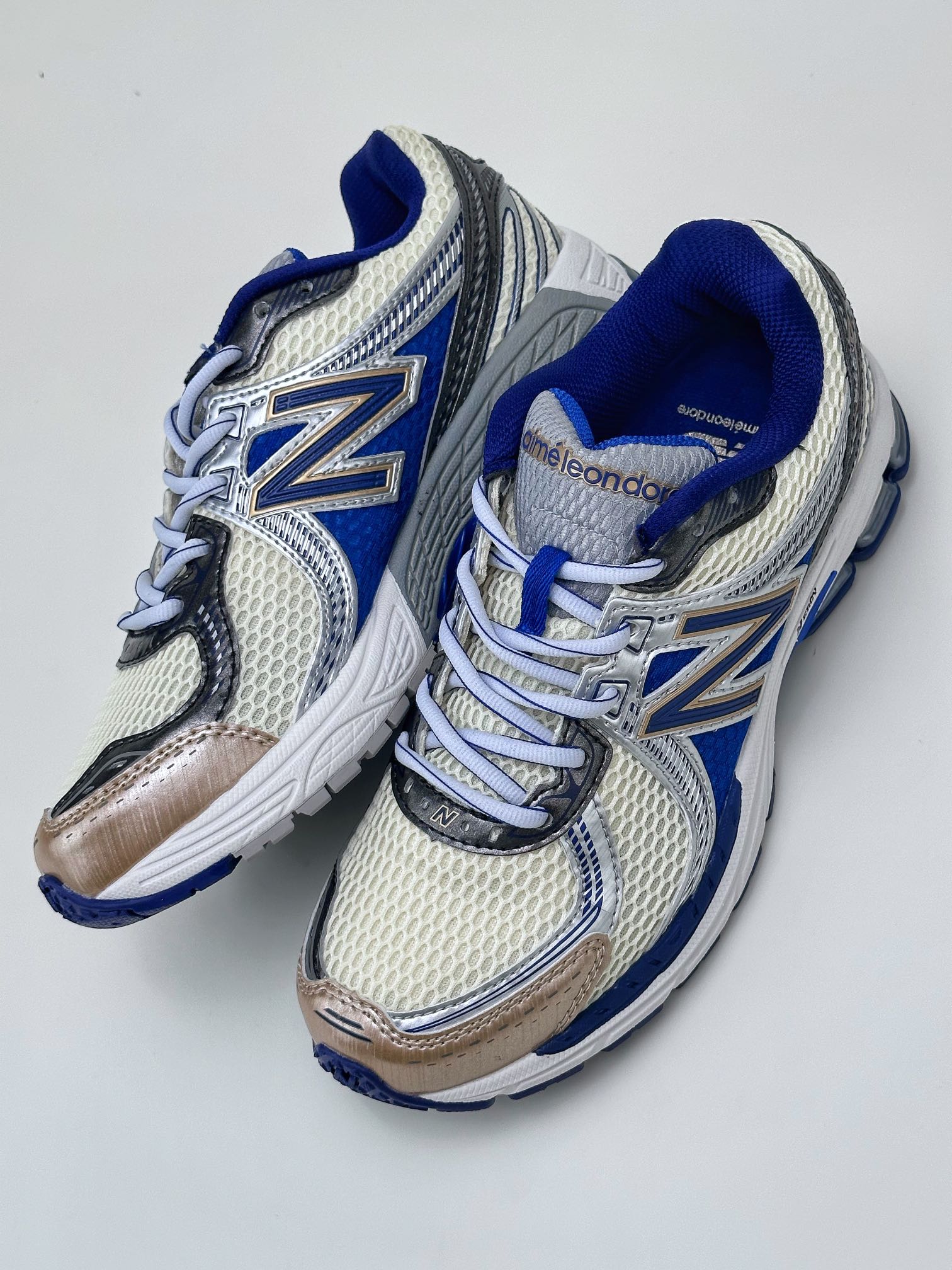 AIME LEON DORE x New Balance NB Retro White and Blue 860V2 Anti-slip Wear-resistant Low-top Running Shoes ML860AM2