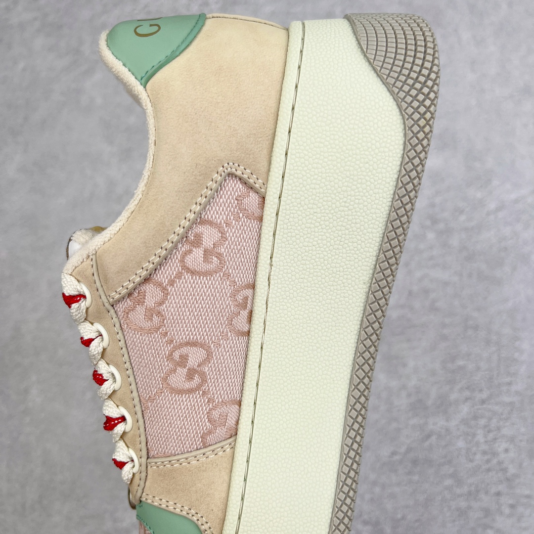 图片[7]-零售💰390 古驰Gucci Double Screener Platform GG Sneaker Low 双倍原型系列低帮复古松糕百搭做旧休闲脏脏胖胖厚底板鞋 女鞋广东原产#配置专柜2021版抹茶色配件及包装物(附送官方快递加固牛皮纸盒!!)#采用超软磨砂小牛皮组合纯棉提花布鞋面材质#超软皮内里灌注缓震PU脚垫#全新加厚双层TPR隔色鞋底(6.0cm 厘米外增高效果!!)#正确毛巾抓绒内里#饰金属双G椭圆形珐琅细节 复古学院风款式与融入怀旧运动服风格的面料风靡数十年，这款运动鞋以体育运动中的防守动作命名，灵感源自70年代经典运动鞋，运用皮革和经典GG帆布混搭呈现，装饰条纹织带和复古Gucci标识，经过特殊处理，整体呈现做旧效果。白色皮革和经典GG帆布 复古风格绿色和橘色尼龙条纹织带 绿色皮革细节 经过特殊处理，营造复古做旧效果 饰金属双G椭圆形珐琅细节 标签上装饰Gucci复古标识 双色鞋底 尺码：35-40 编码：Wby3936090-运动鞋